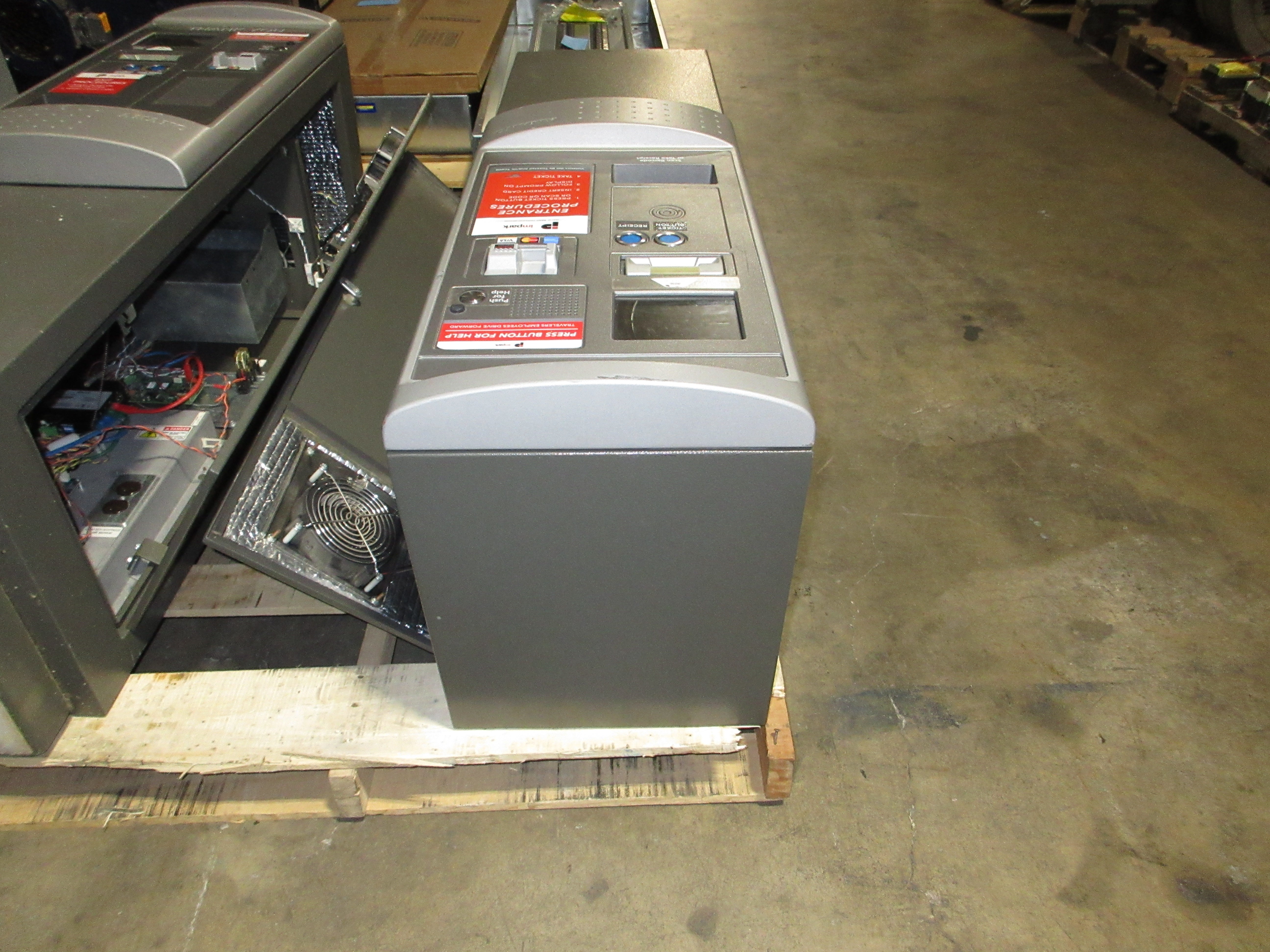Amano McGann Parking Validation Ticket Dispenser 0-2700/0S1-00P5 120V 10A 60Hz