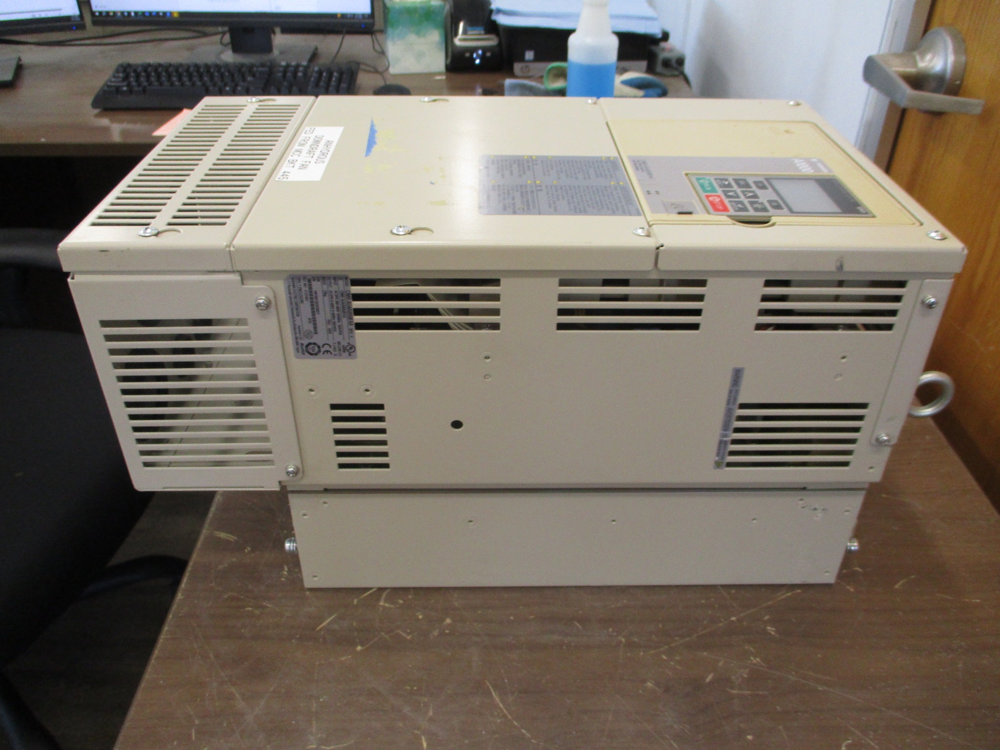 Yaskawa A1000 AC Drive CIMR-AU4A0058FAA 40HP 3Ph w/ Keypad Used