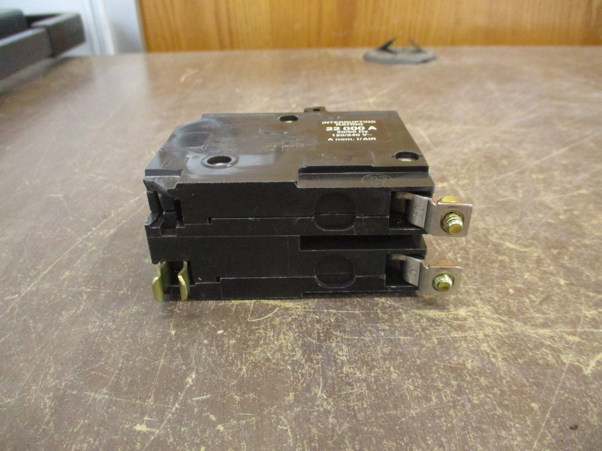 Square D Bolt-On Circuit Breaker QOB220VH 20A 120/240V 2P 22kA New Surplus