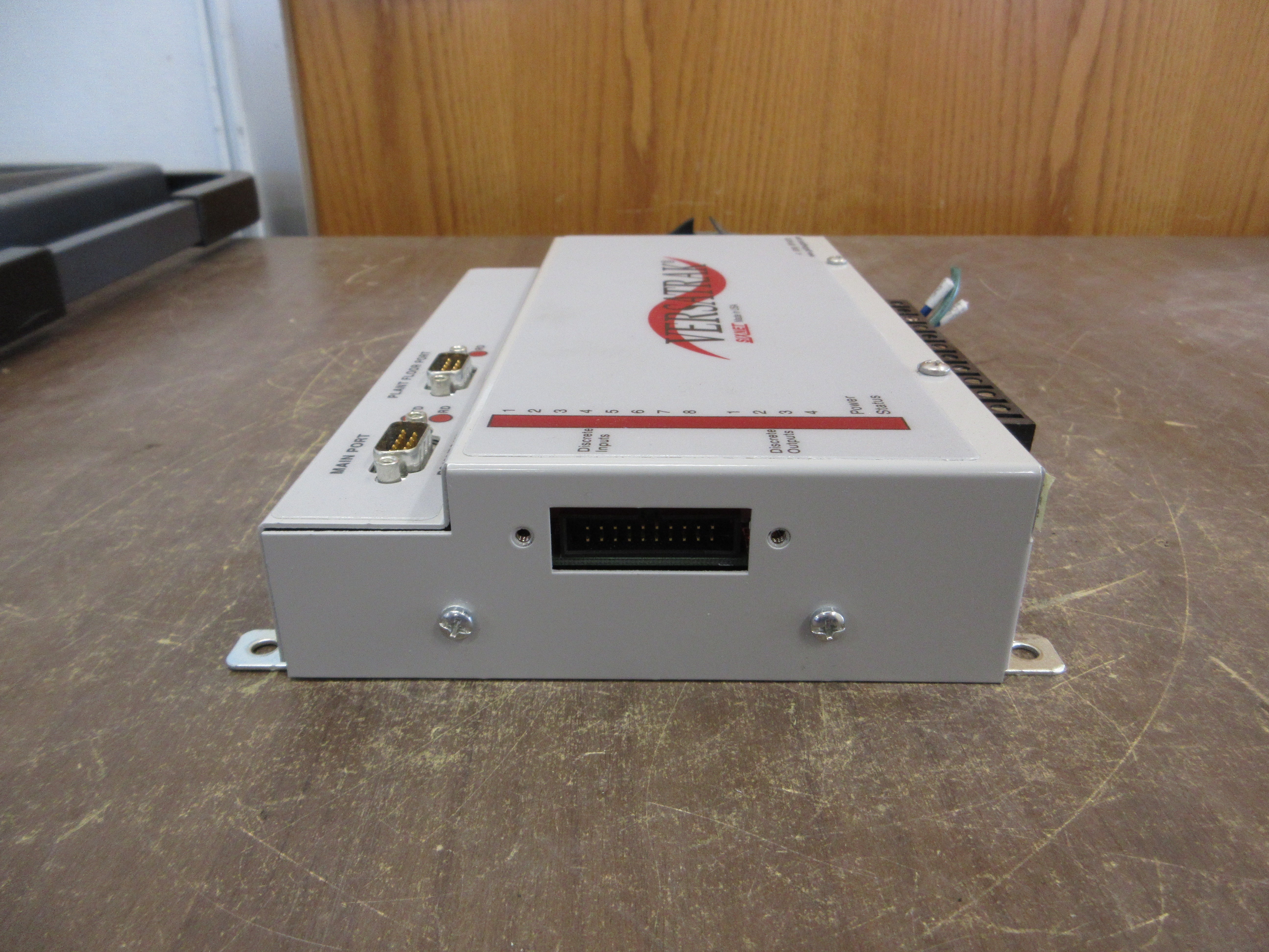 Sixnet VersaTRAK Remote Terminal Unit VT-M2-420-54P 30VDC 1A Used