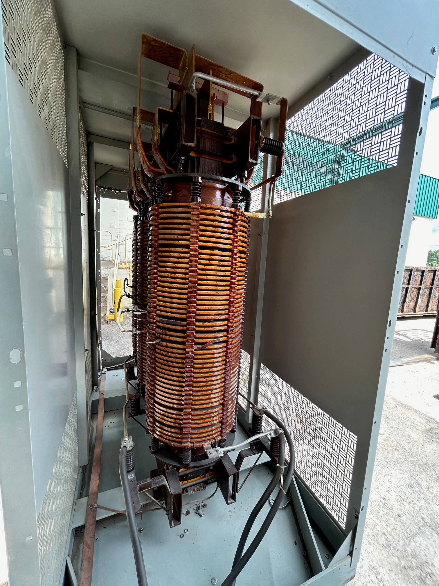 Westinghouse Transformer 2500KVA High Volt: 12470Y/7200V 60Hz 3Ph Used