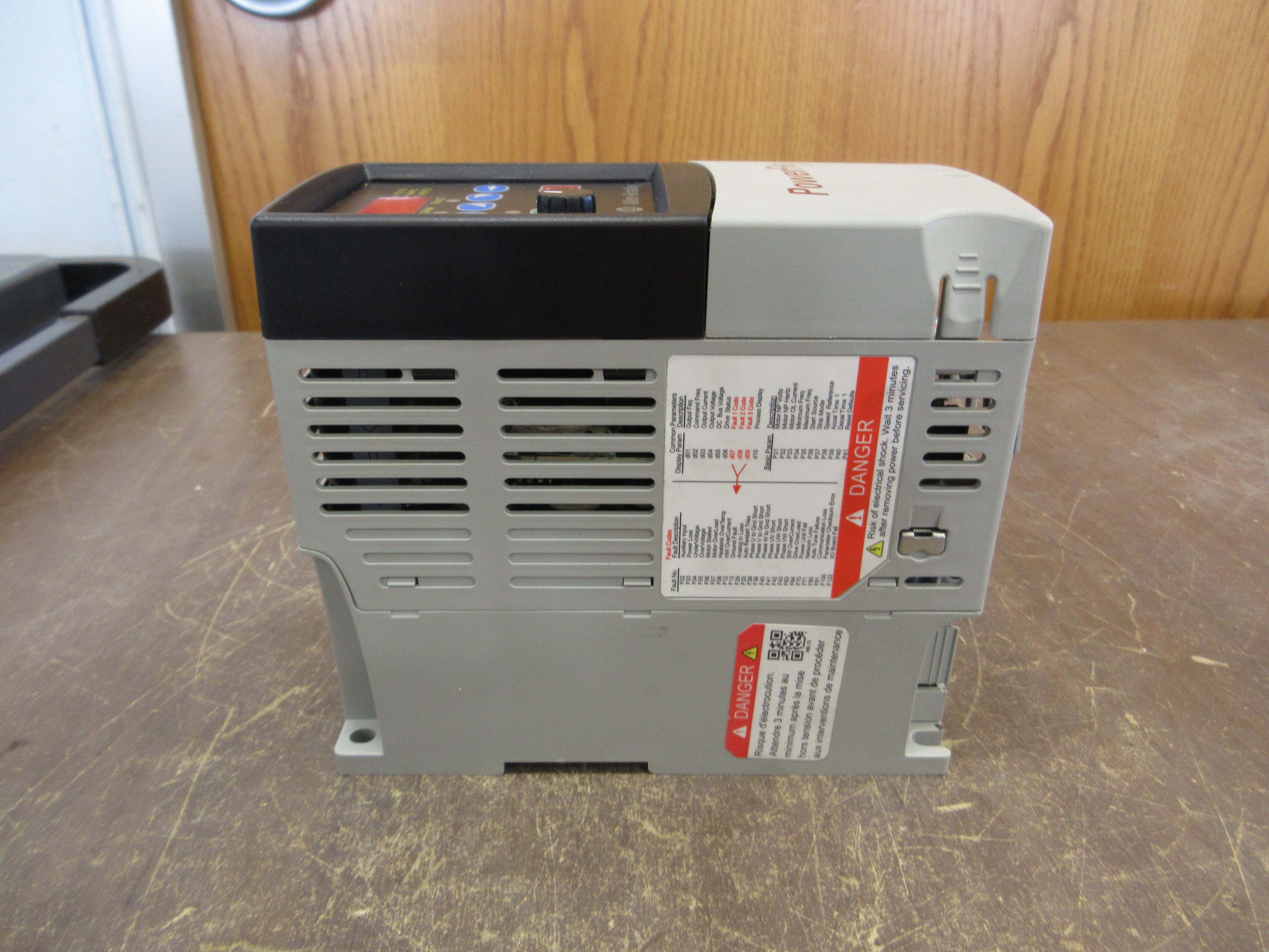 Allen-Bradley PowerFlex 4 AC Drive 22A-D4P0N104 2HP 3Ph Used