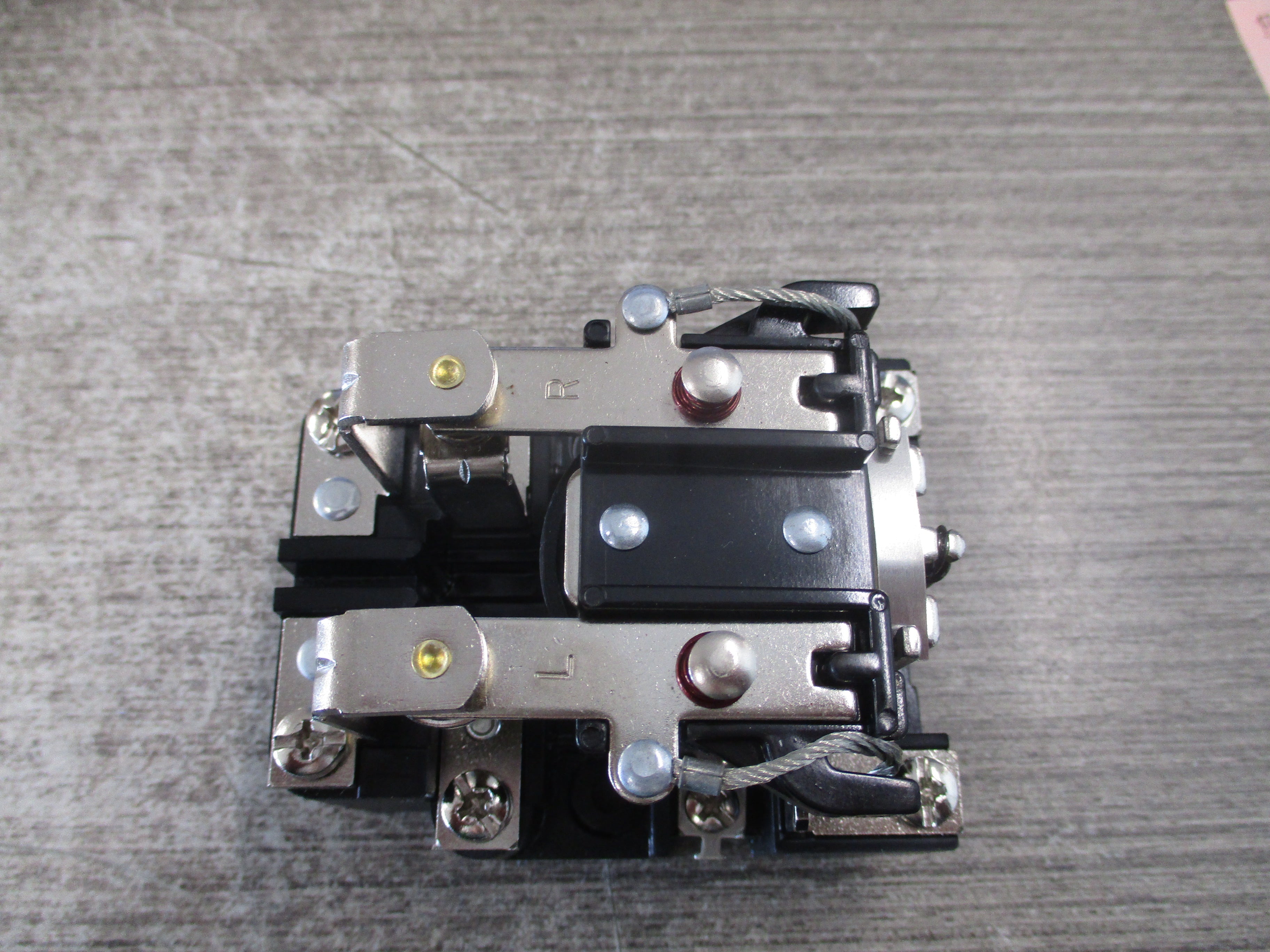 Square D Power Relay 8501C016V24 Ser. D 240V Coil New Surplus