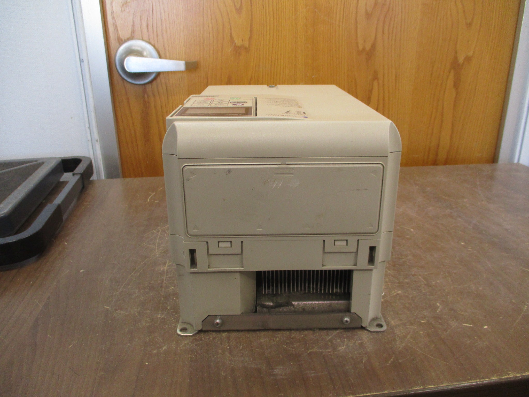 Yaskawa Varispeed E7 AC Drive CIMR-E7U49P0 15HP 3Ph w/ Keypad Used