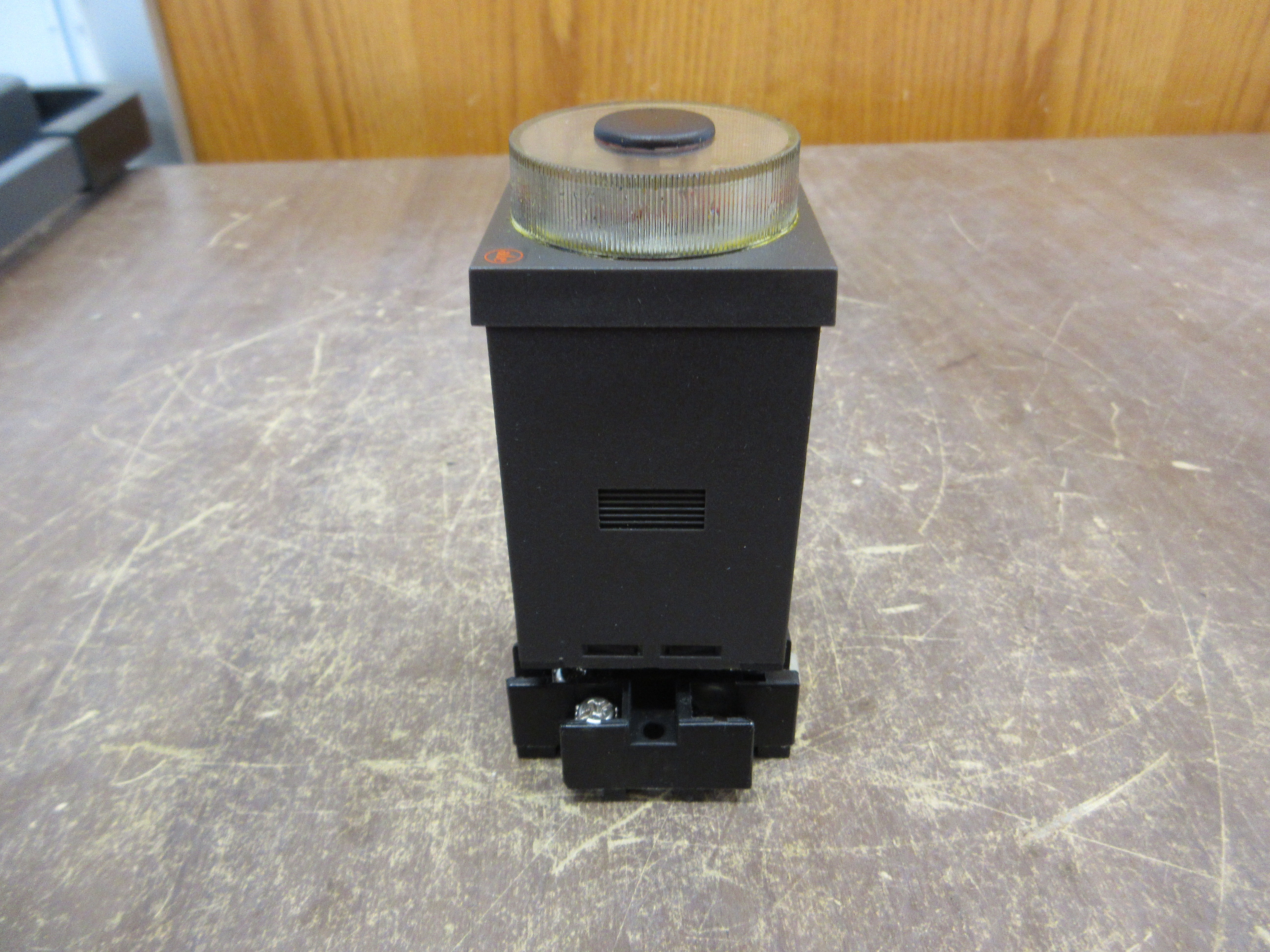 ATC Series 407 Timer 0407A 100 F3X w/ Base *Missing (1) Terminal Screw* Used