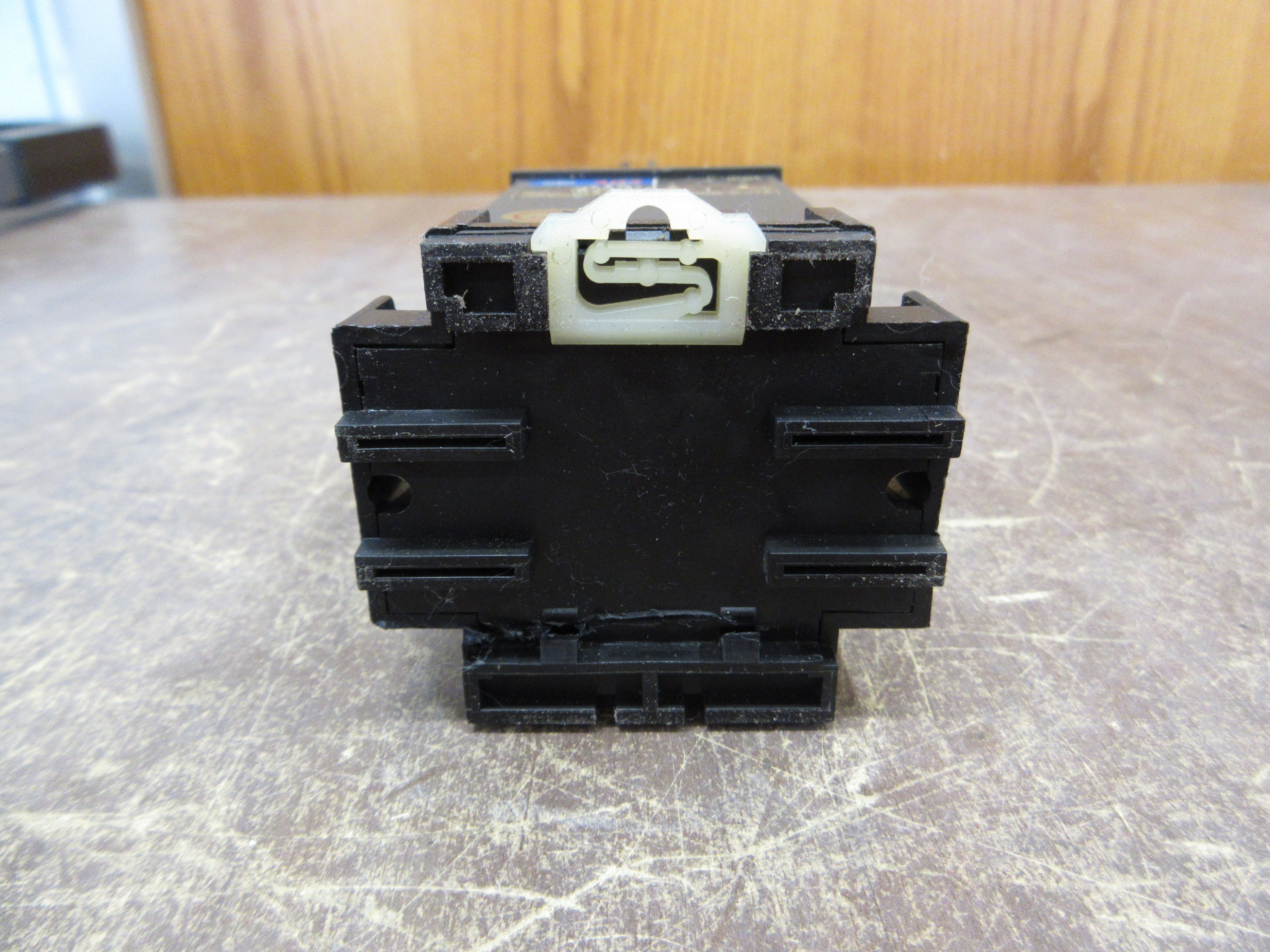ATC Series 407 Timer 0407A 100 F3X w/ Base *Missing (1) Terminal Screw* Used