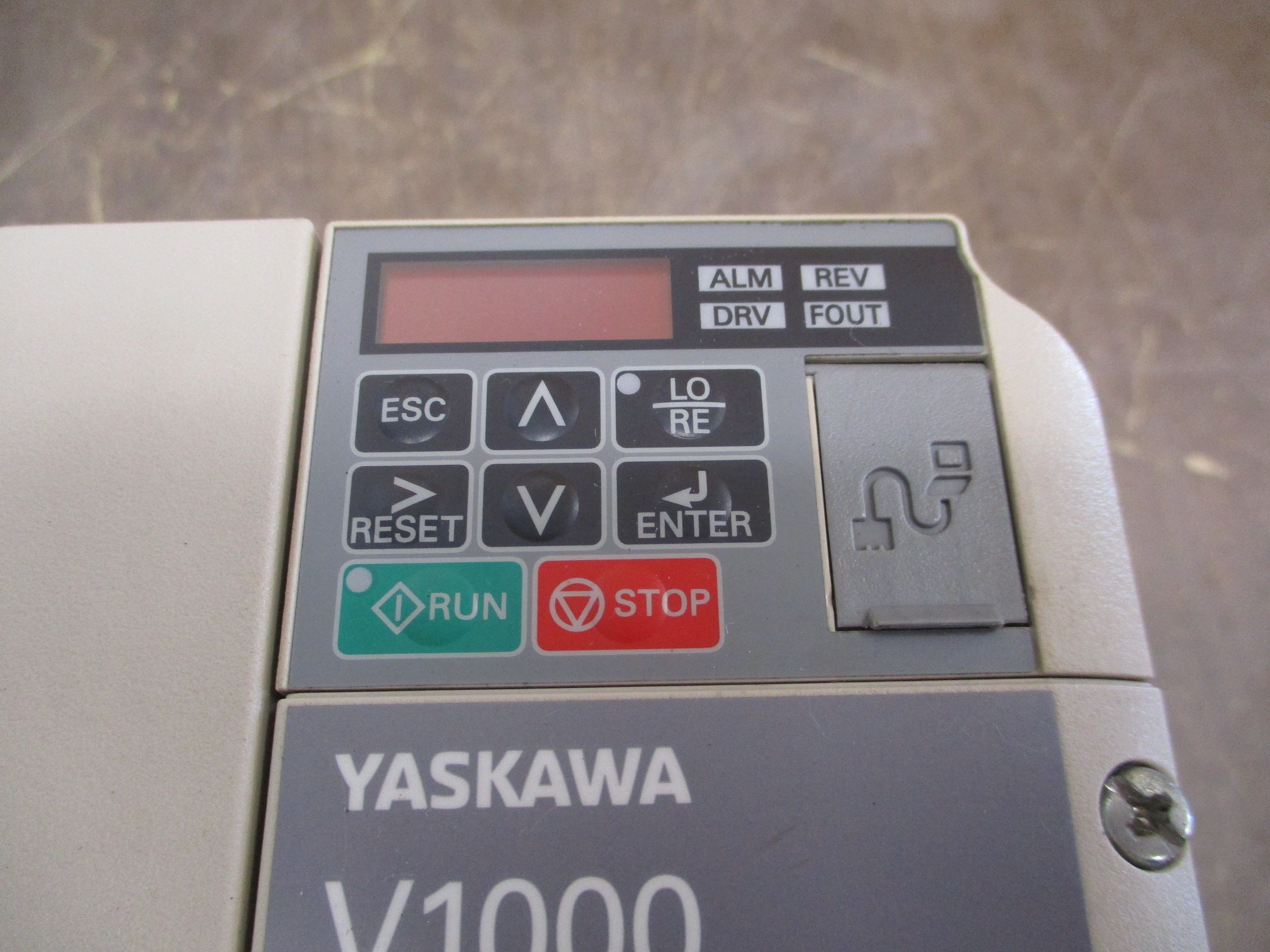 Yaskawa V1000 AC Drive CIMR-VU4A0004FAA Rev. D 1HP w/ Keypad Used