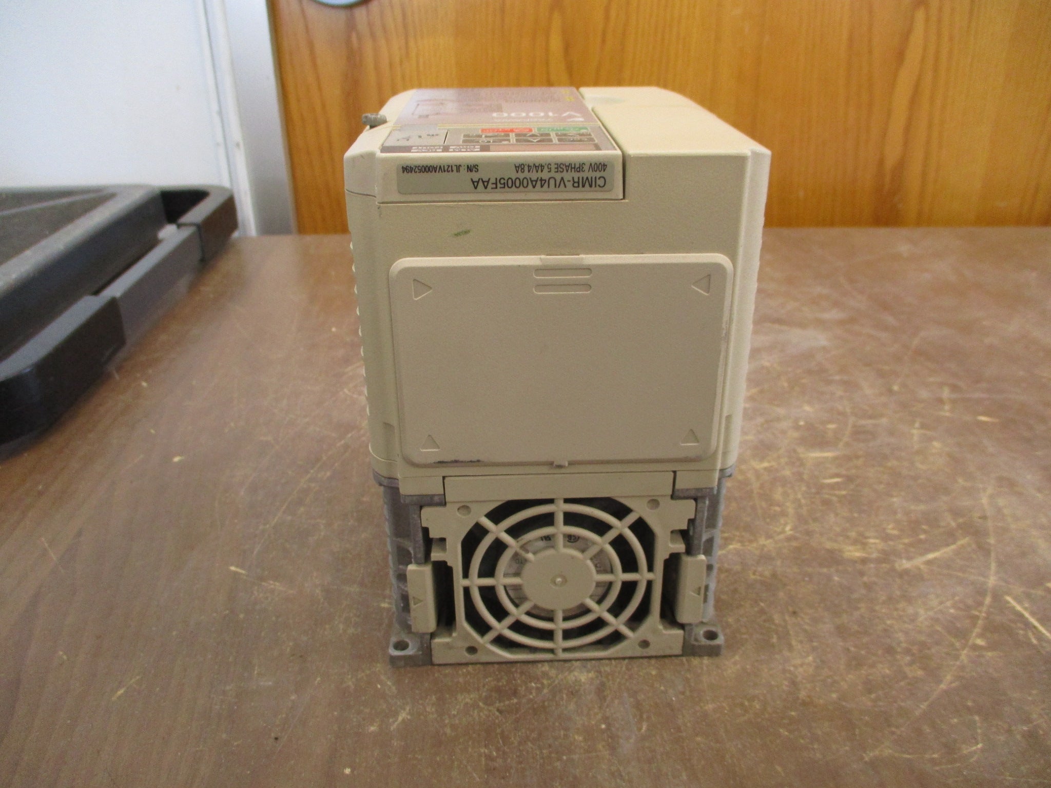 Yaskawa V1000 AC Drive CIMR-VU4A0005FAA Rev. A 3HP 3Ph Used