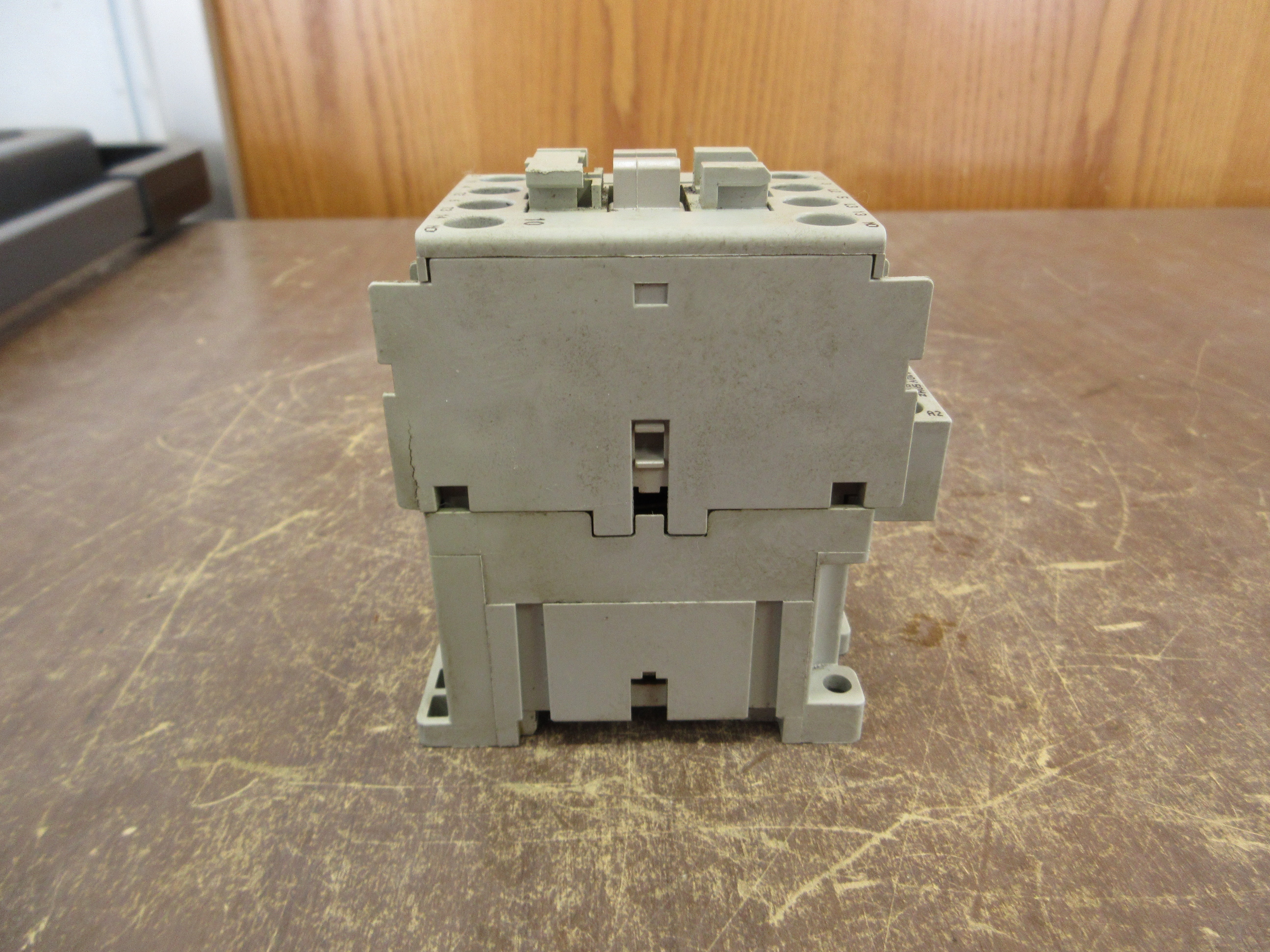 Allen-Bradley Contactor 100-C09*10 25A 120V Coil *Cracked* Used