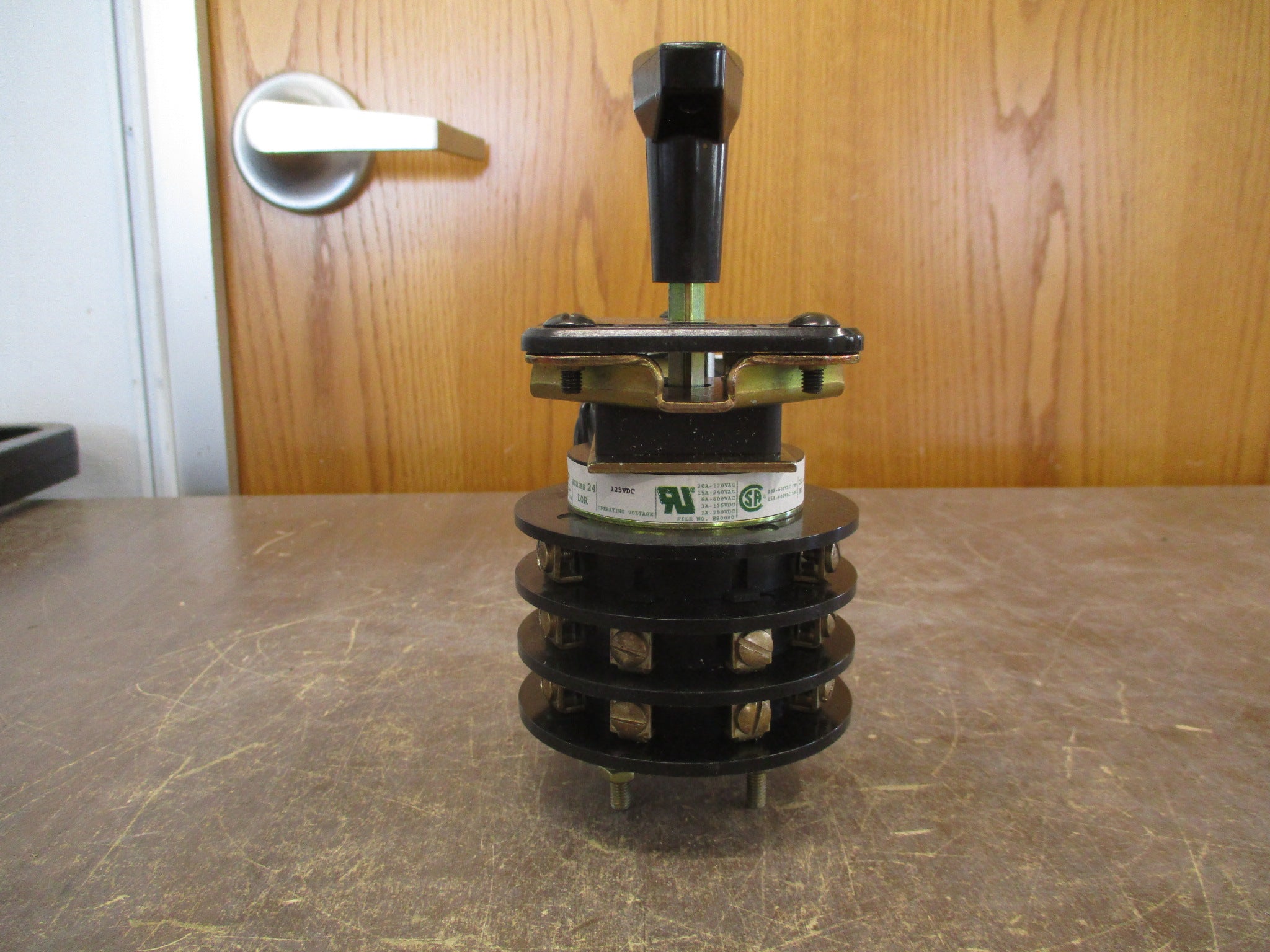 Electroswitch Series 24 Lock-Out Relay Rotary Switch 7802E 125VDC Used