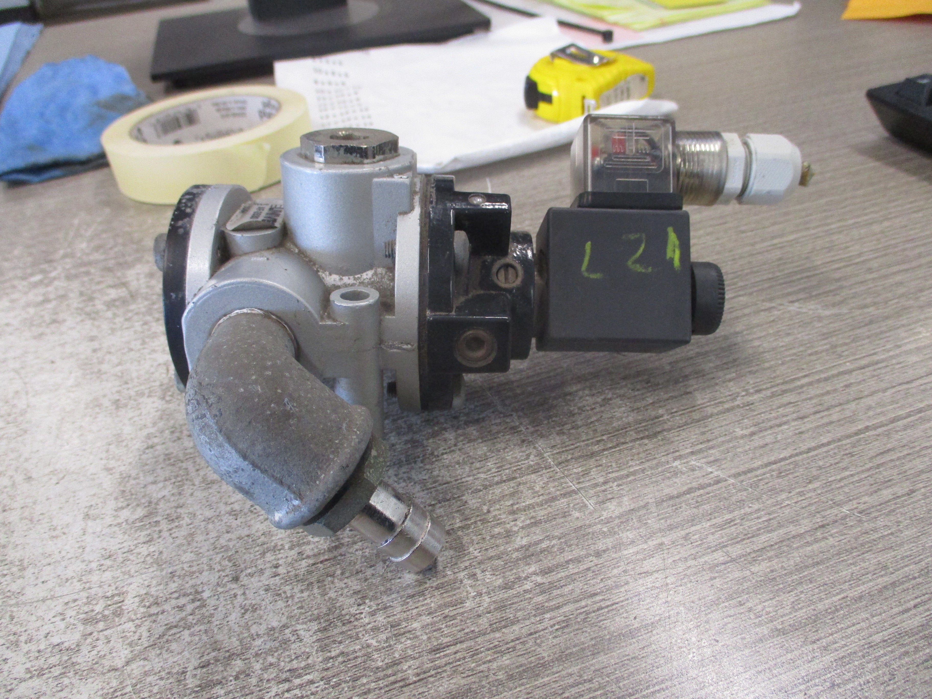 Univer Poppet Valve AF-2530 24V Coil Used