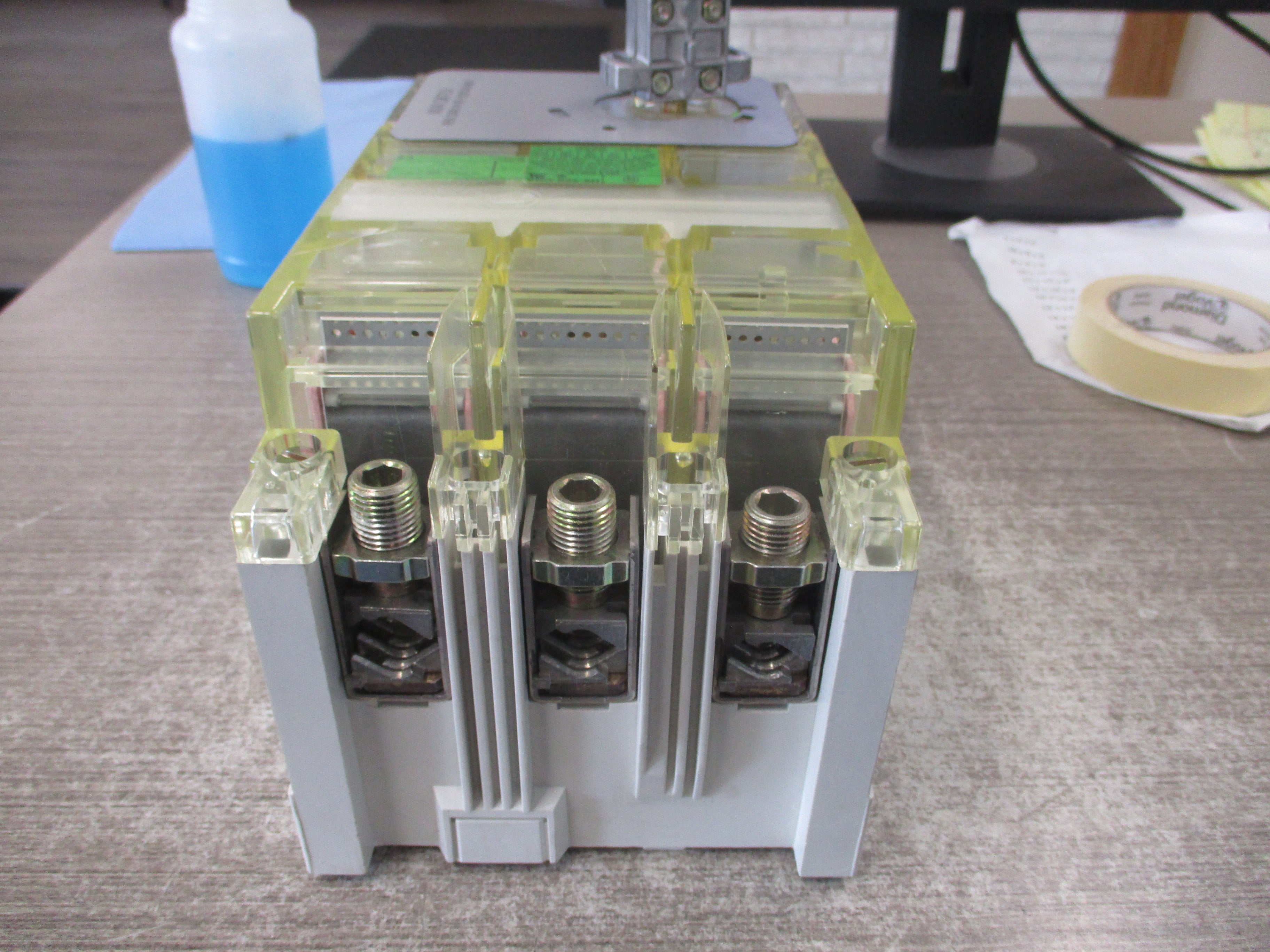 Klockner Moeller Breaker Disconnect N9-250-CNA 250A 600V Used