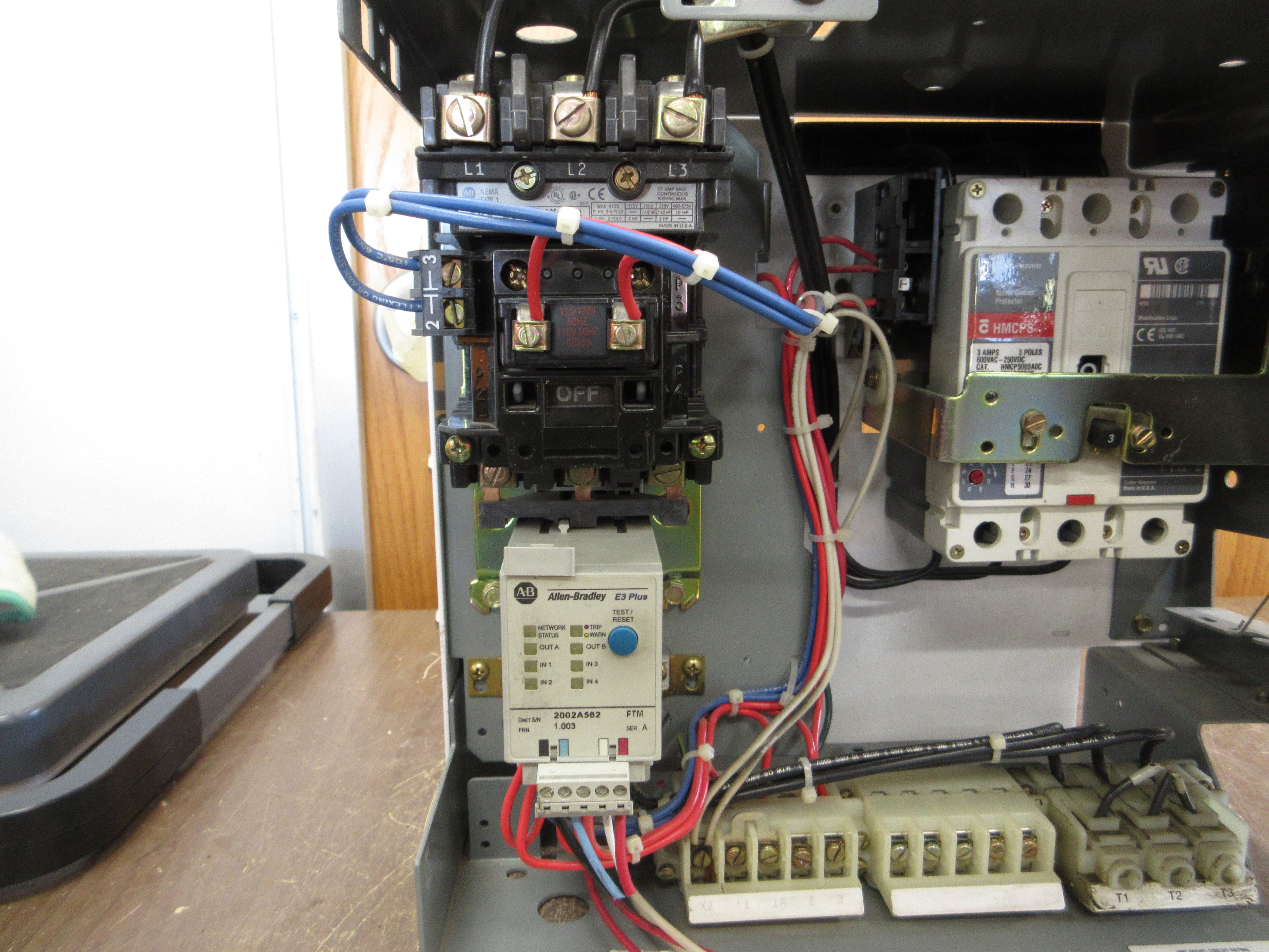 Allen-Bradley Size 1 MCC Bucket YUGWQY923/1AS 480V 3Ph 60Hz 120V Coil w/ Door