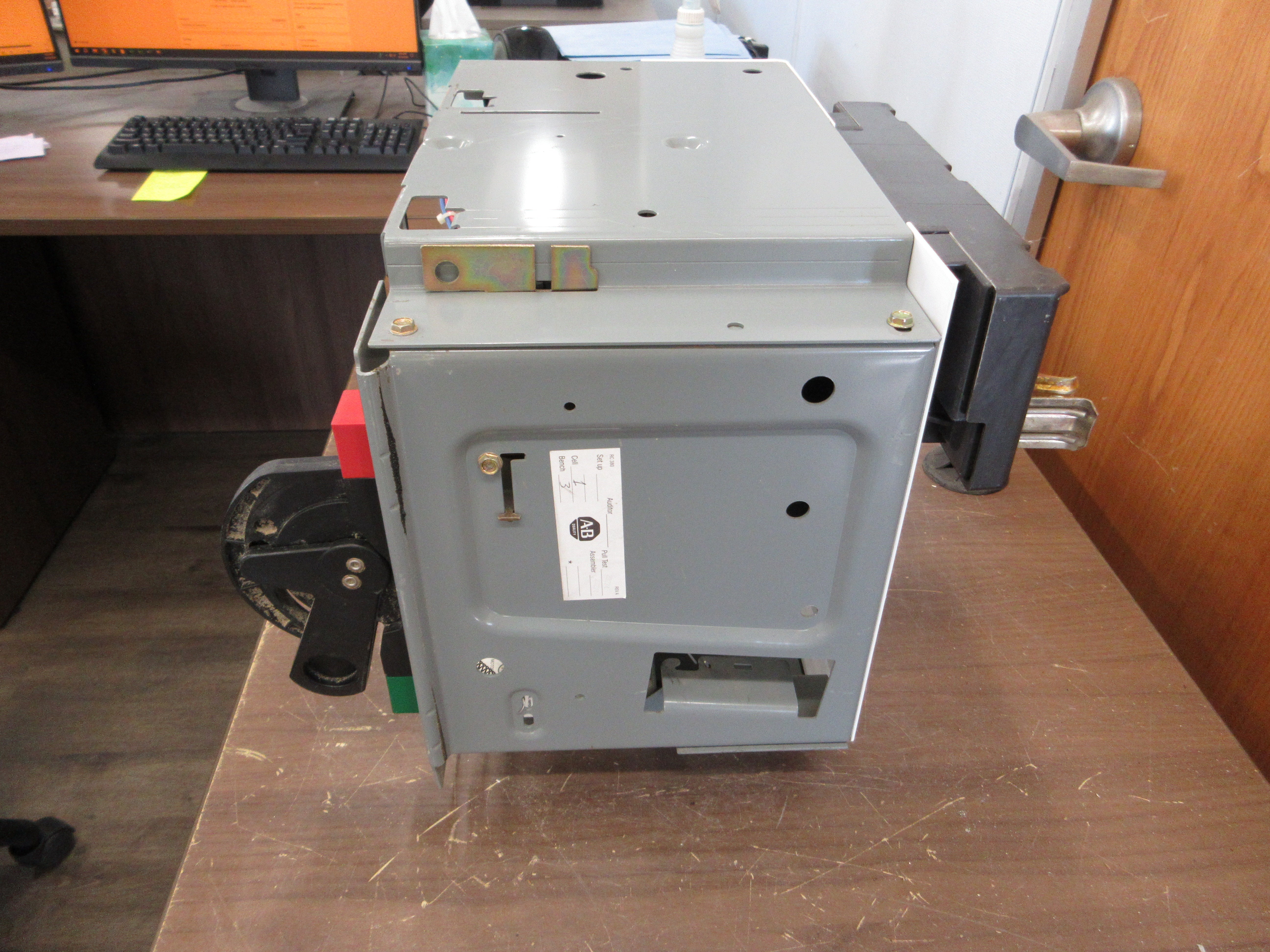 Allen-Bradley Size 1 MCC Bucket YUGWQY923/1AS 480V 3Ph 60Hz 120V Coil w/ Door