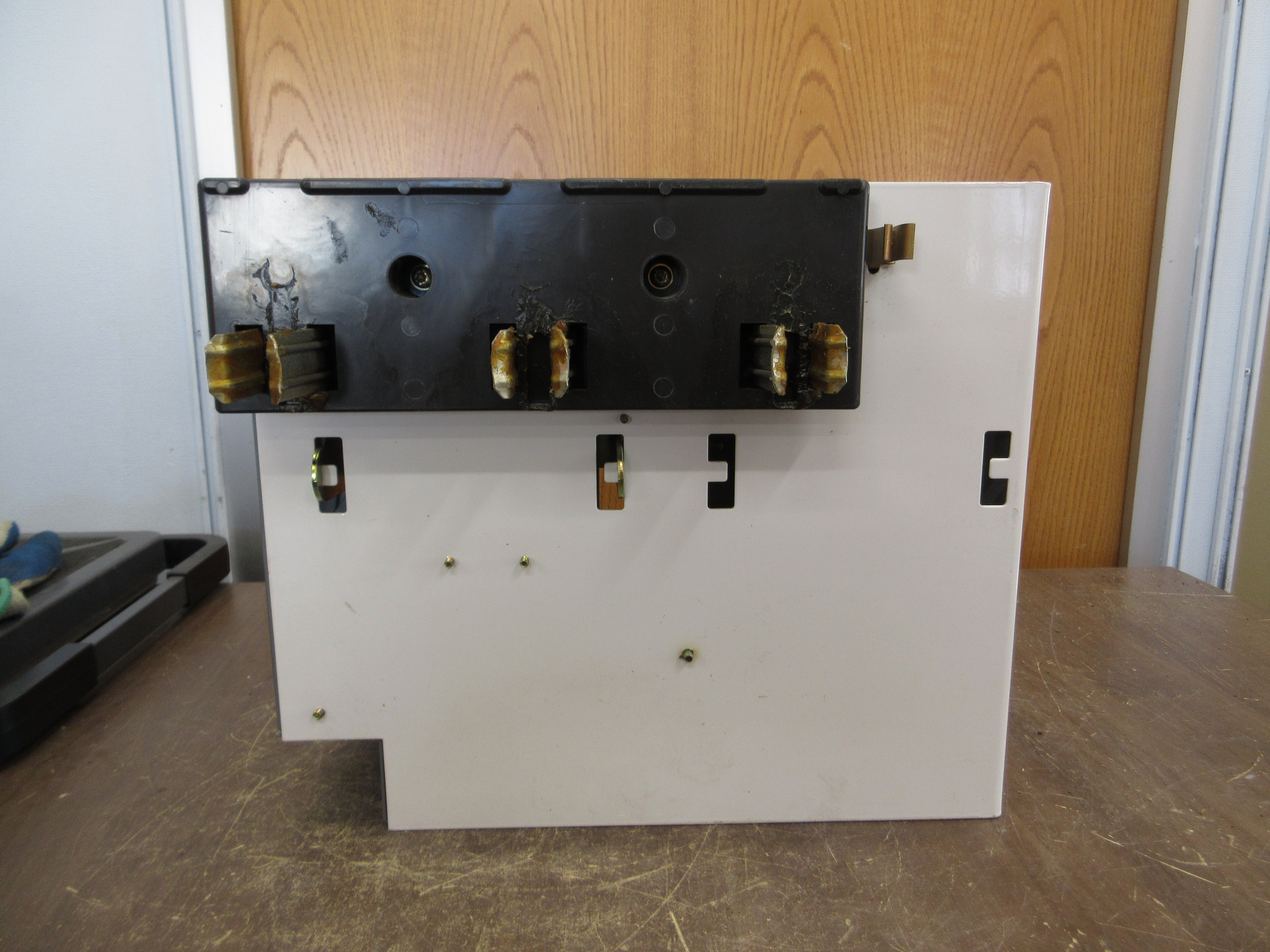 Allen-Bradley Size 1 MCC Bucket YUGWQY923/1AS 480V 3Ph 60Hz 120V Coil w/ Door