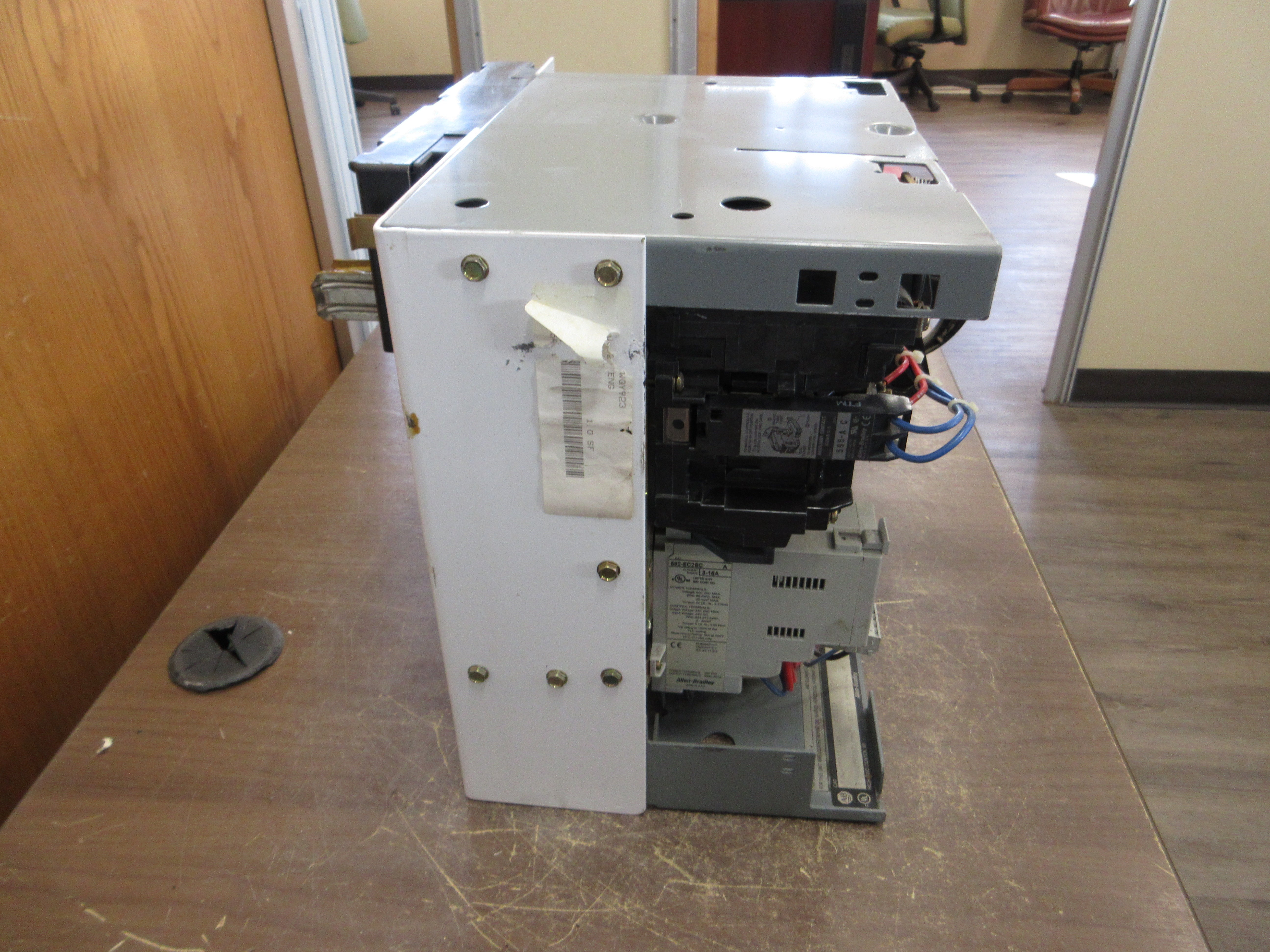 Allen-Bradley Size 1 MCC Bucket YUGWQY923/1AV 480V 3Ph 60Hz 120V Coil w/ Door