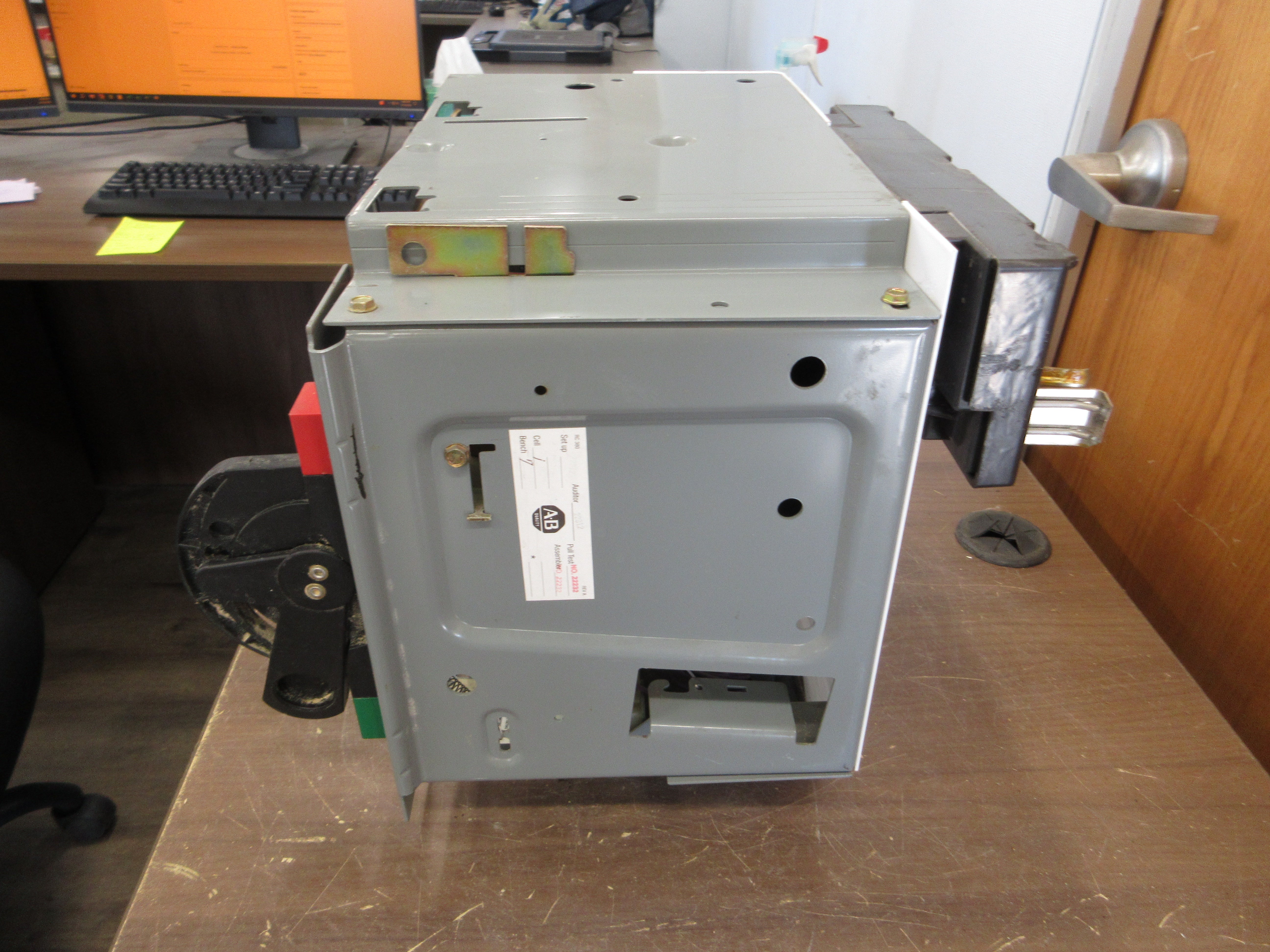 Allen-Bradley Size 1 MCC Bucket YUGWQY923/1AV 480V 3Ph 60Hz 120V Coil w/ Door