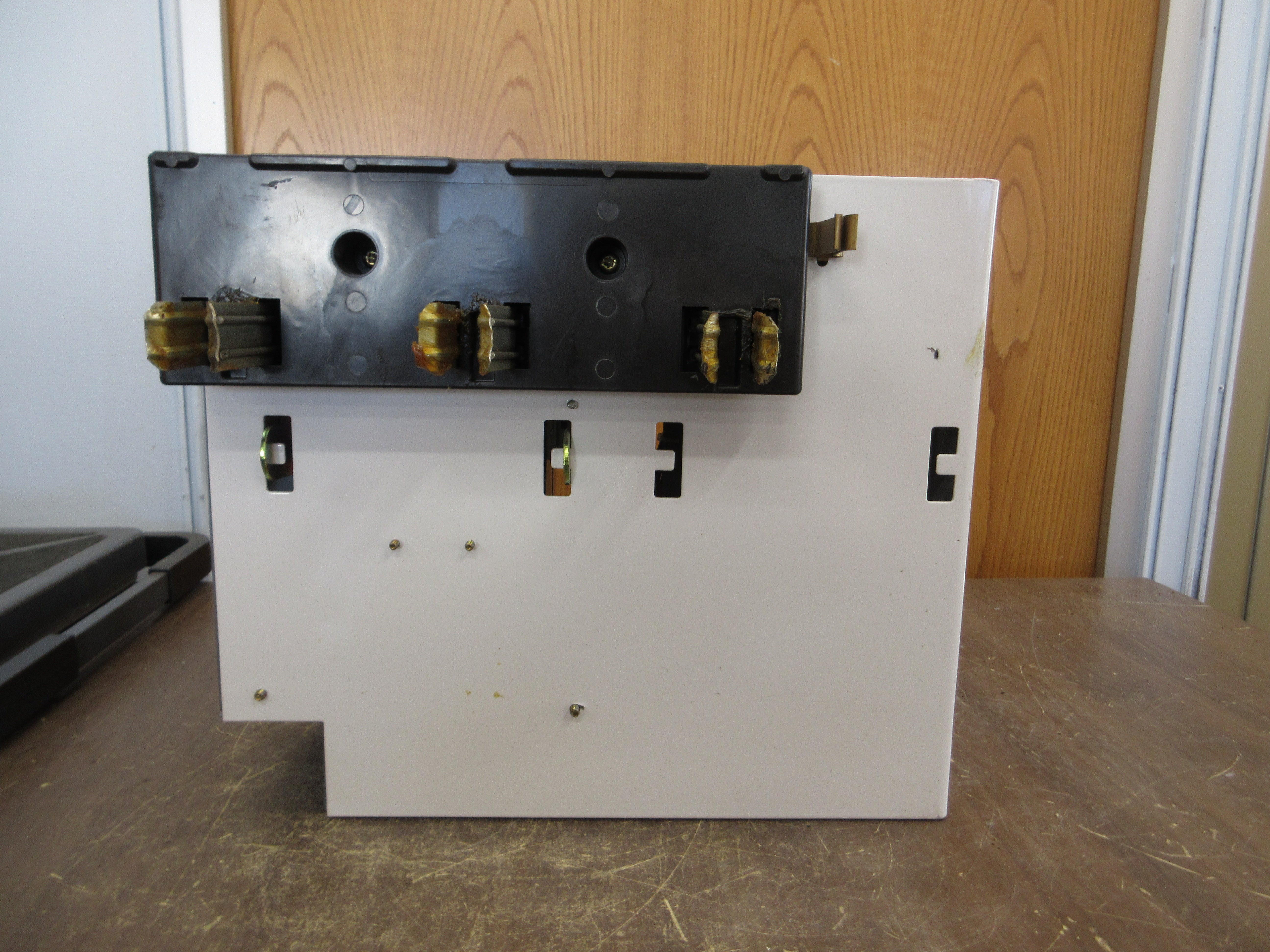 Allen-Bradley Size 1 MCC Bucket YUGWQY923/1AV 480V 3Ph 60Hz 120V Coil w/ Door
