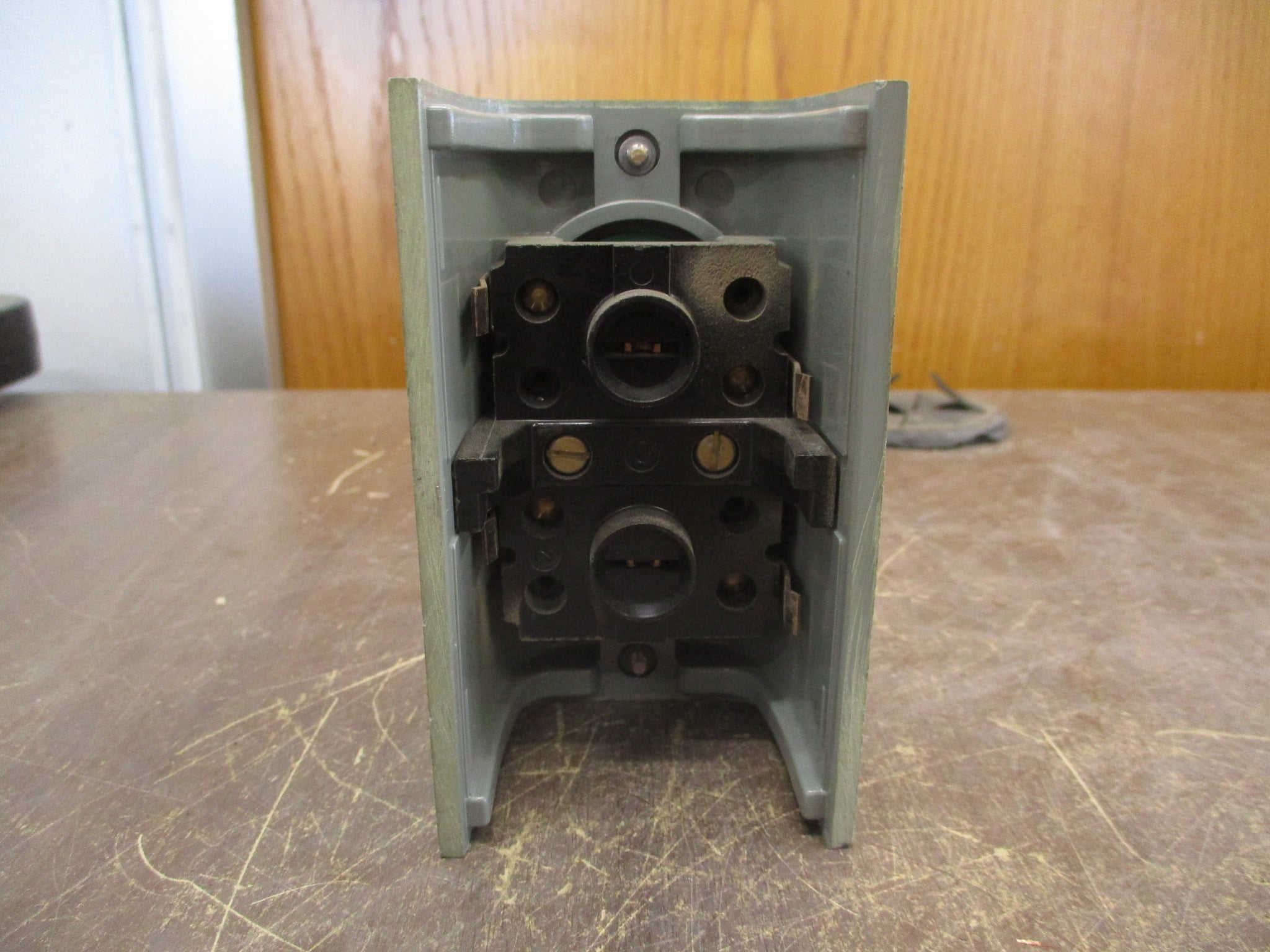 Allen-Bradley Start-Stop Control Station 800S-2SA Ser. M 600V Used