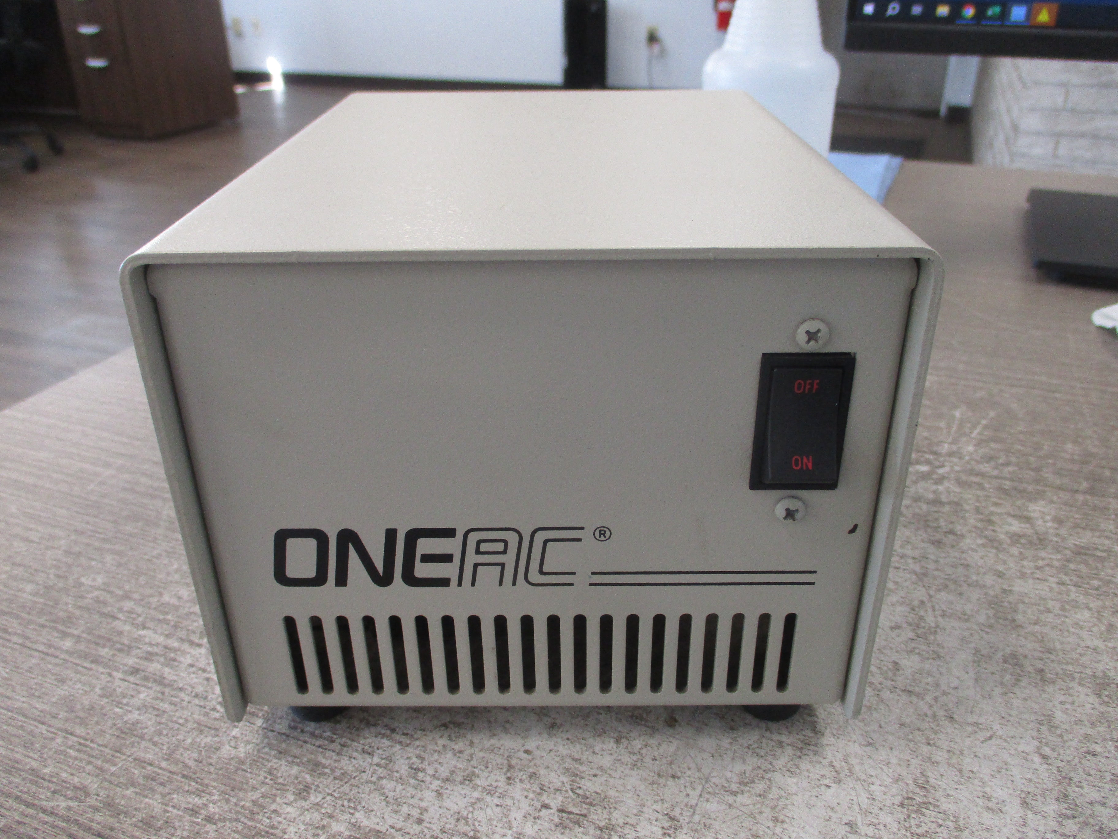 ONEAC CP1103 Power Line Conditioner 006-160 Input: 120VAC 3.5A Output: 120VAC 3.2A 50/60Hz 1Ph *No Power Cord* Used