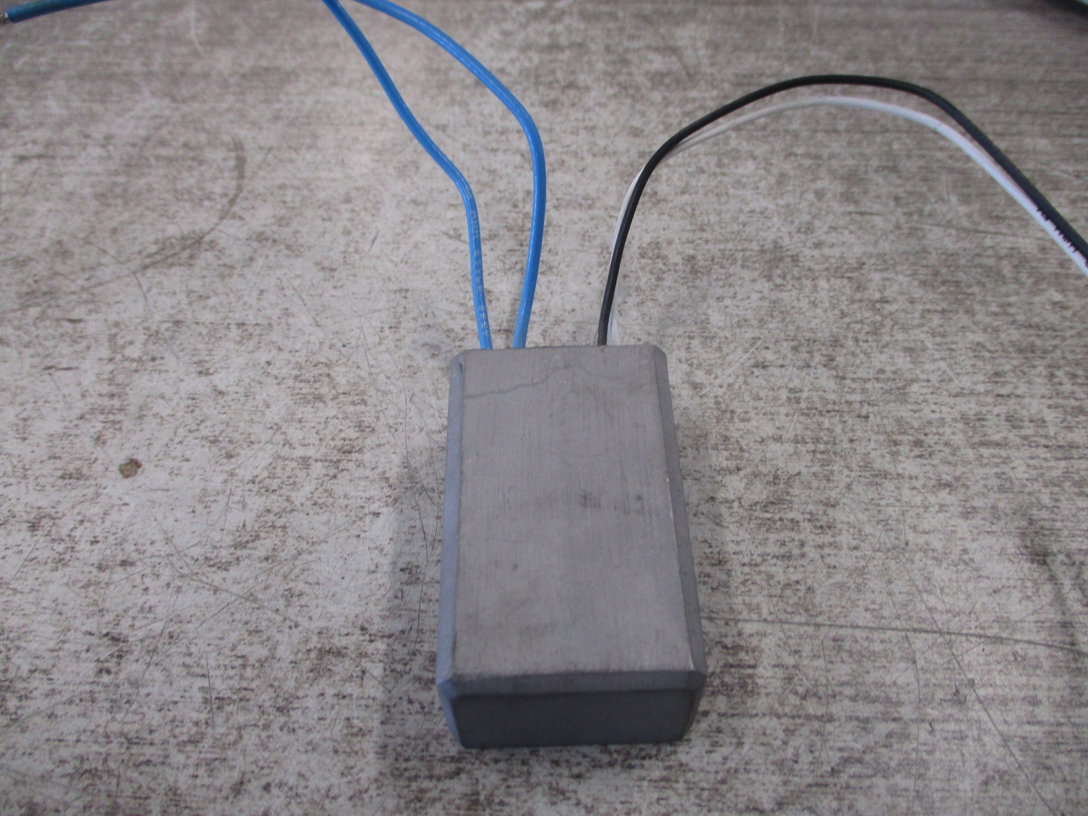 Lightech Electronic Transformer LET 75 75W Input: 120VAC 50/60Hz 0.625A Output: 11.7V 6.25A Used