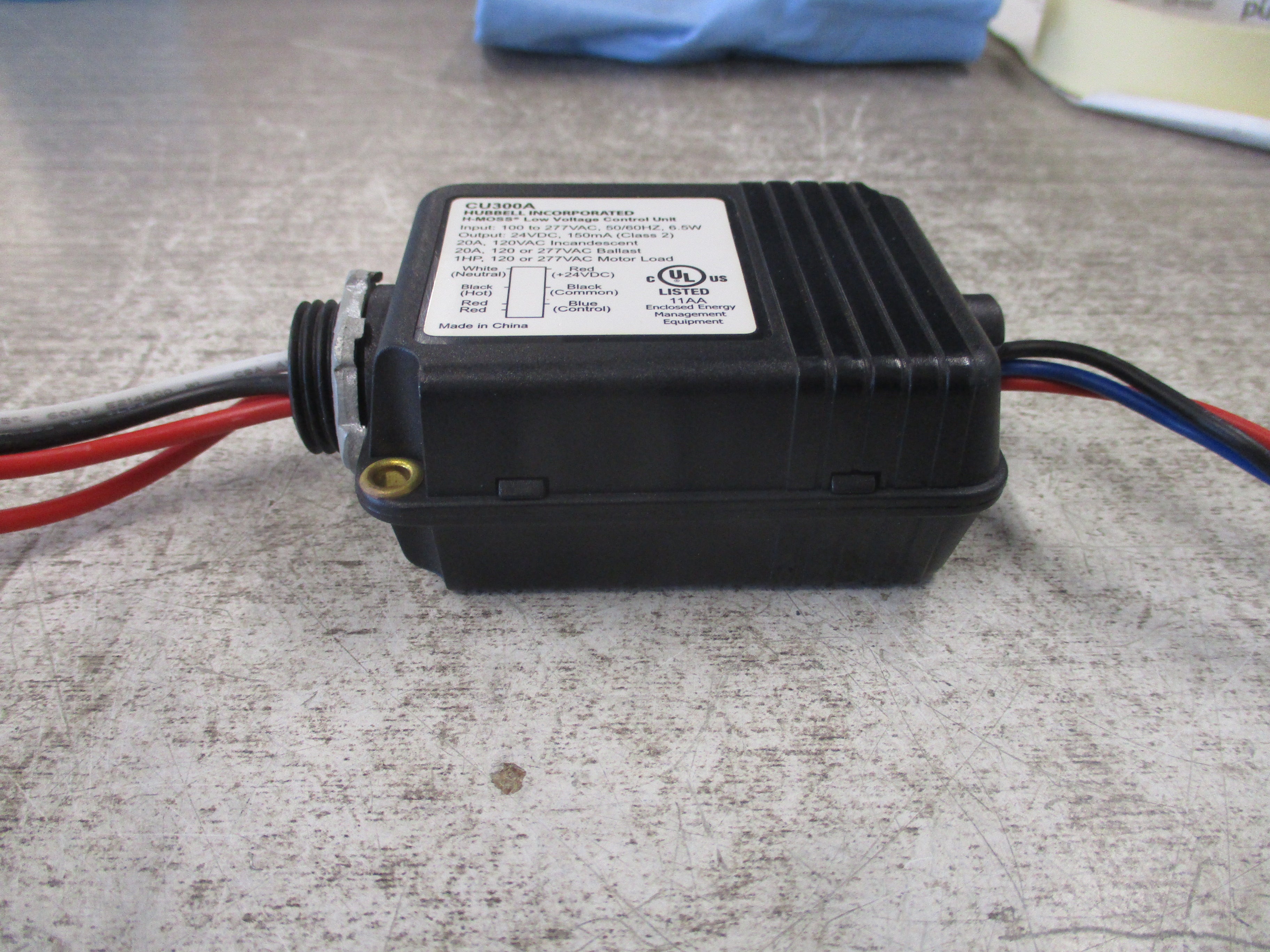 Hubbell H-Moss Low Voltage Control Unit CU300A Input: 100-277VAC 50/60Hz 6.5W Output: 24VDC 150mA Used