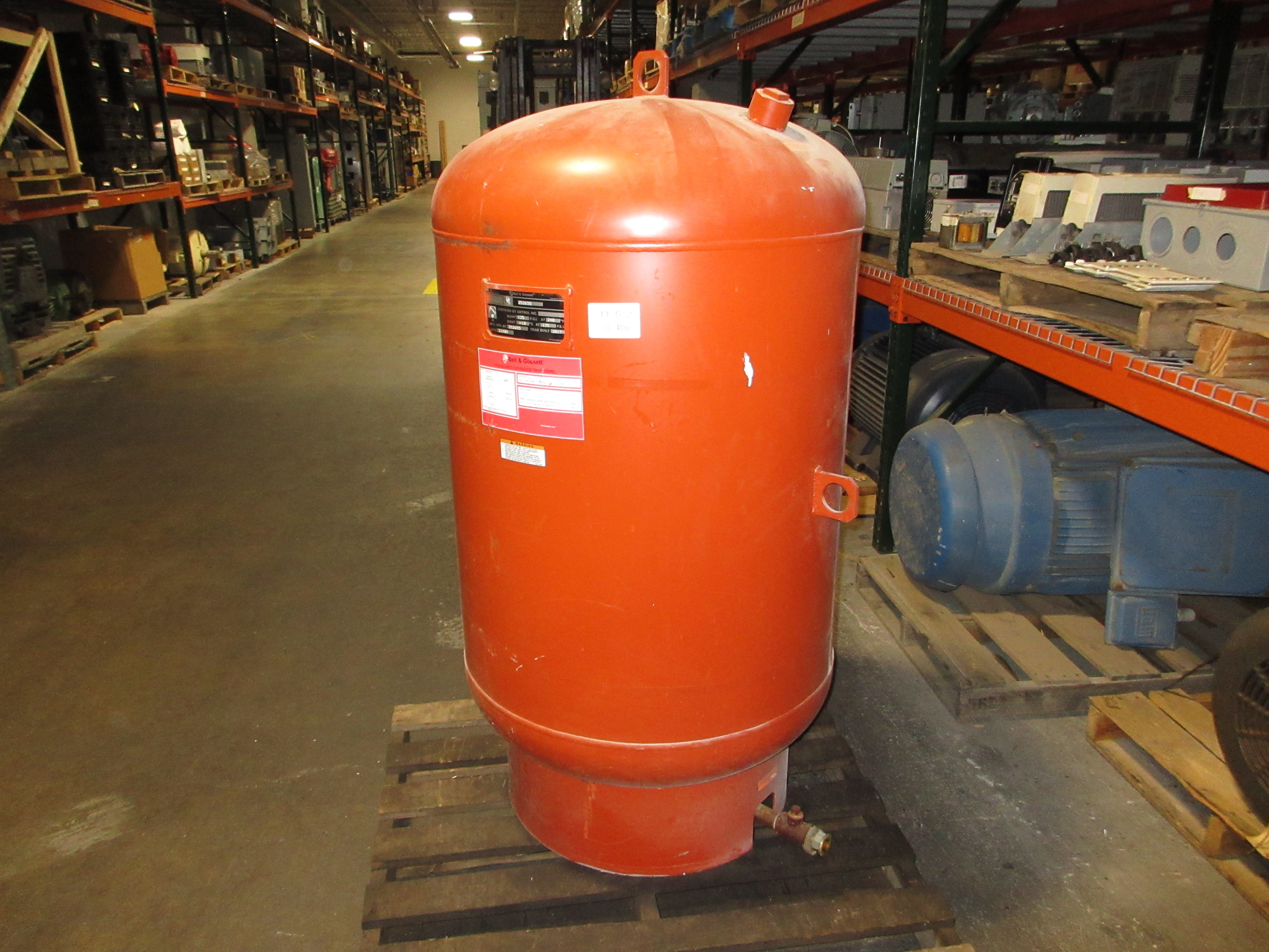 Bell & Gossett Pressurized Expansion Tank D-240 140-Gallon Used