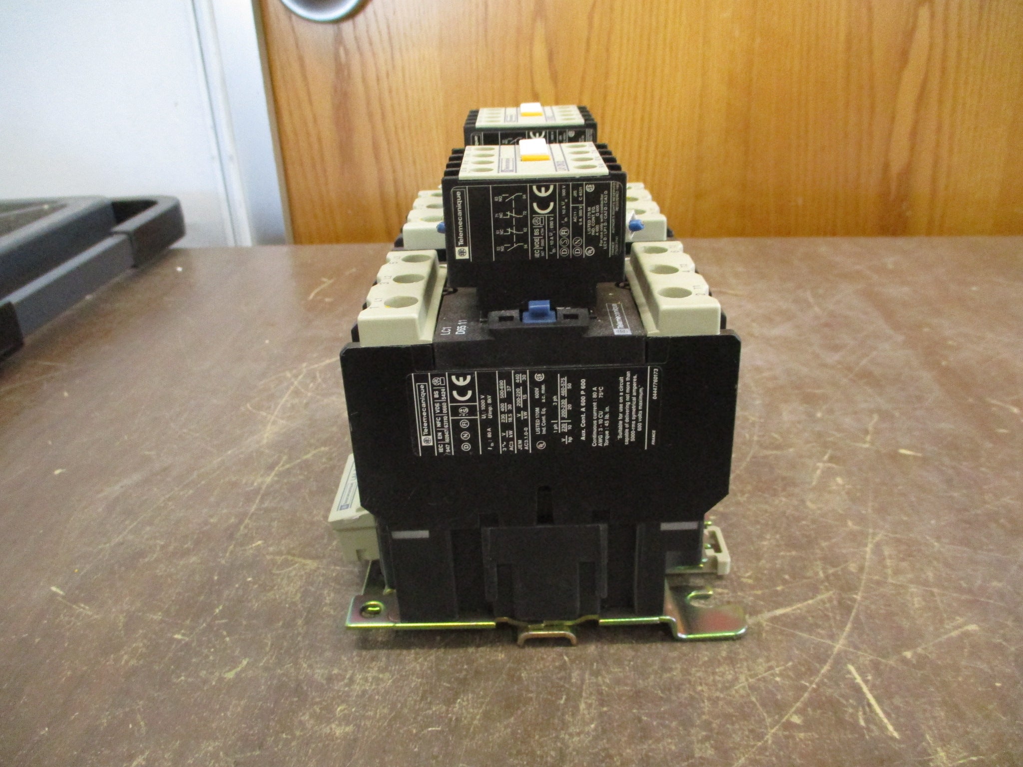 Telemecanique Reversing Contactor LC1D6511 120V Coil (2) Aux Contact Blocks Used