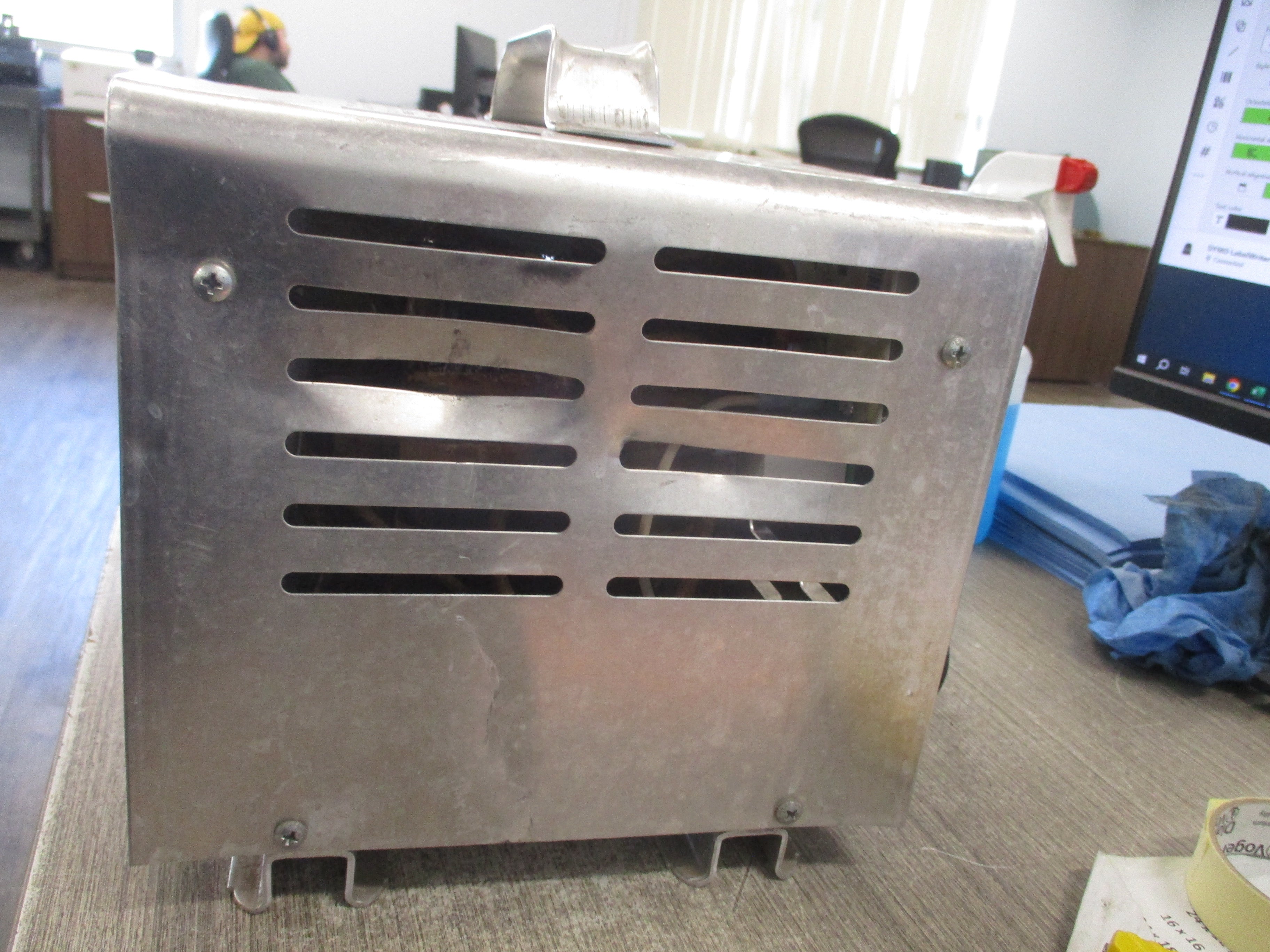 Lester Electrical Lestronic II Battery Charger 24LC25-8ET Input: 115VAC 60Hz 1Ph 9A Output: 24VDC 25A *Dented Back* Used