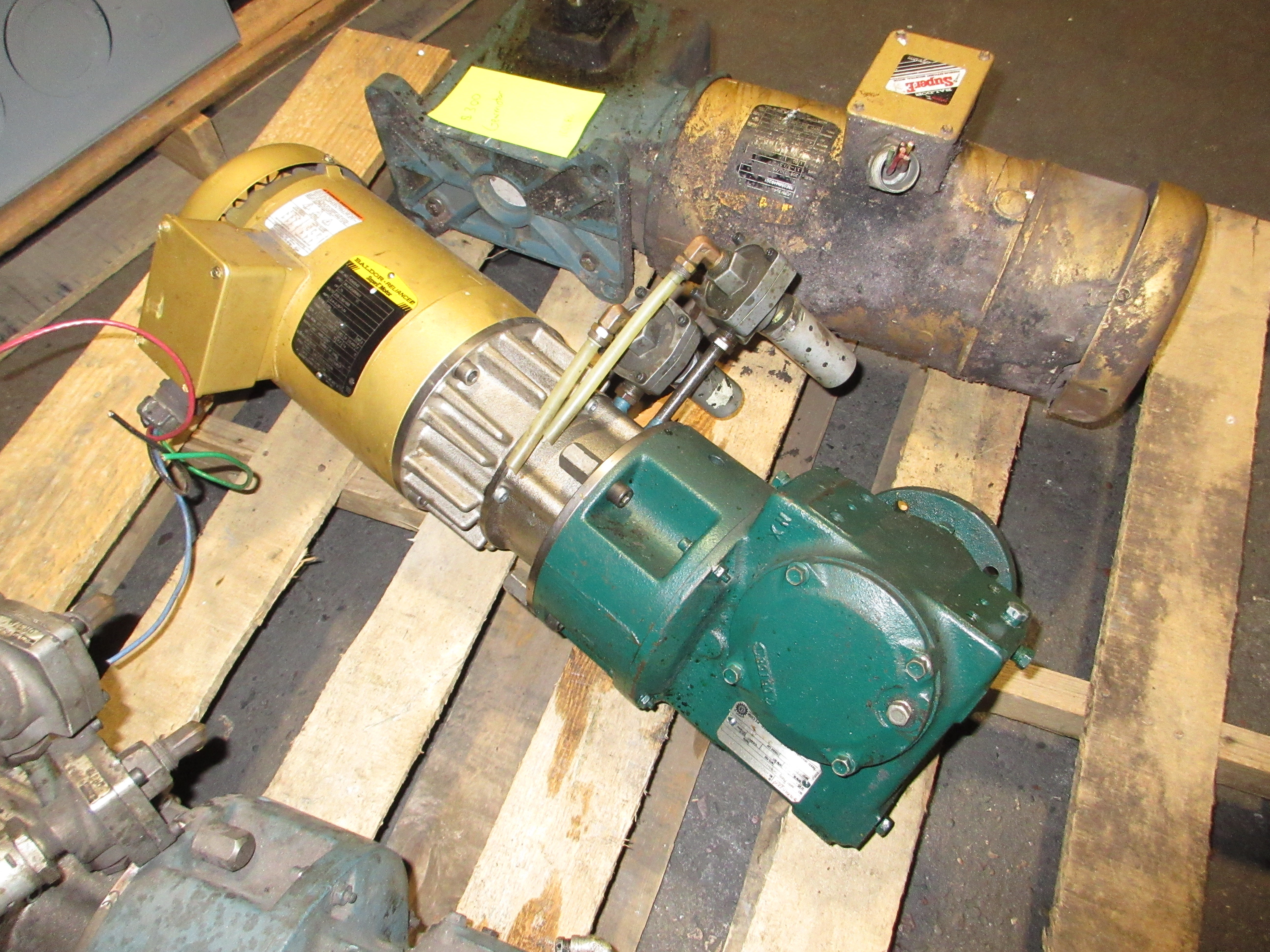 Master Power Transmission Gearmotor 8004567001LX 2HP 1800 RPM In Used