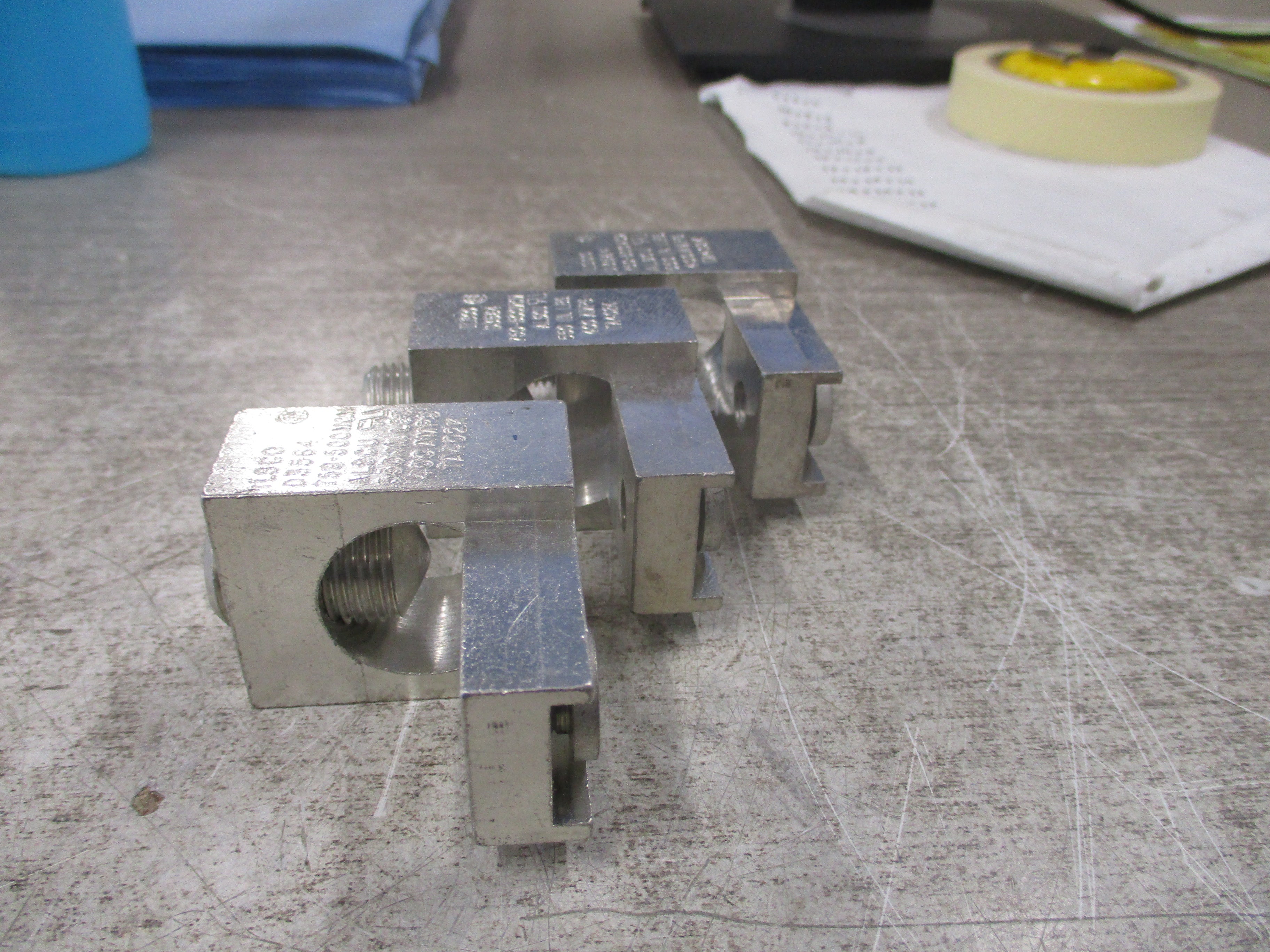 Ilsco Mechanical Lug D3564 750-500MCM *No Box* *Lot of 3* New Surplus