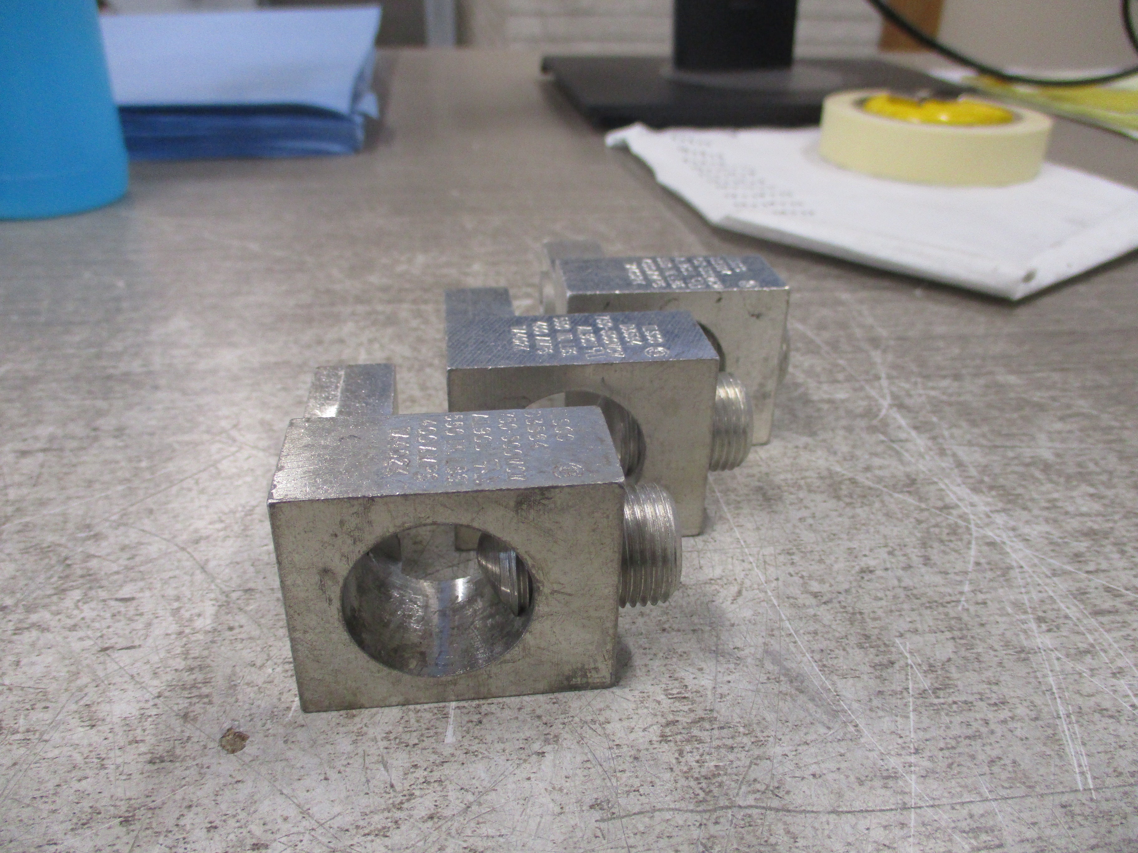 Ilsco Mechanical Lug D3564 750-500MCM *No Box* *Lot of 3* New Surplus