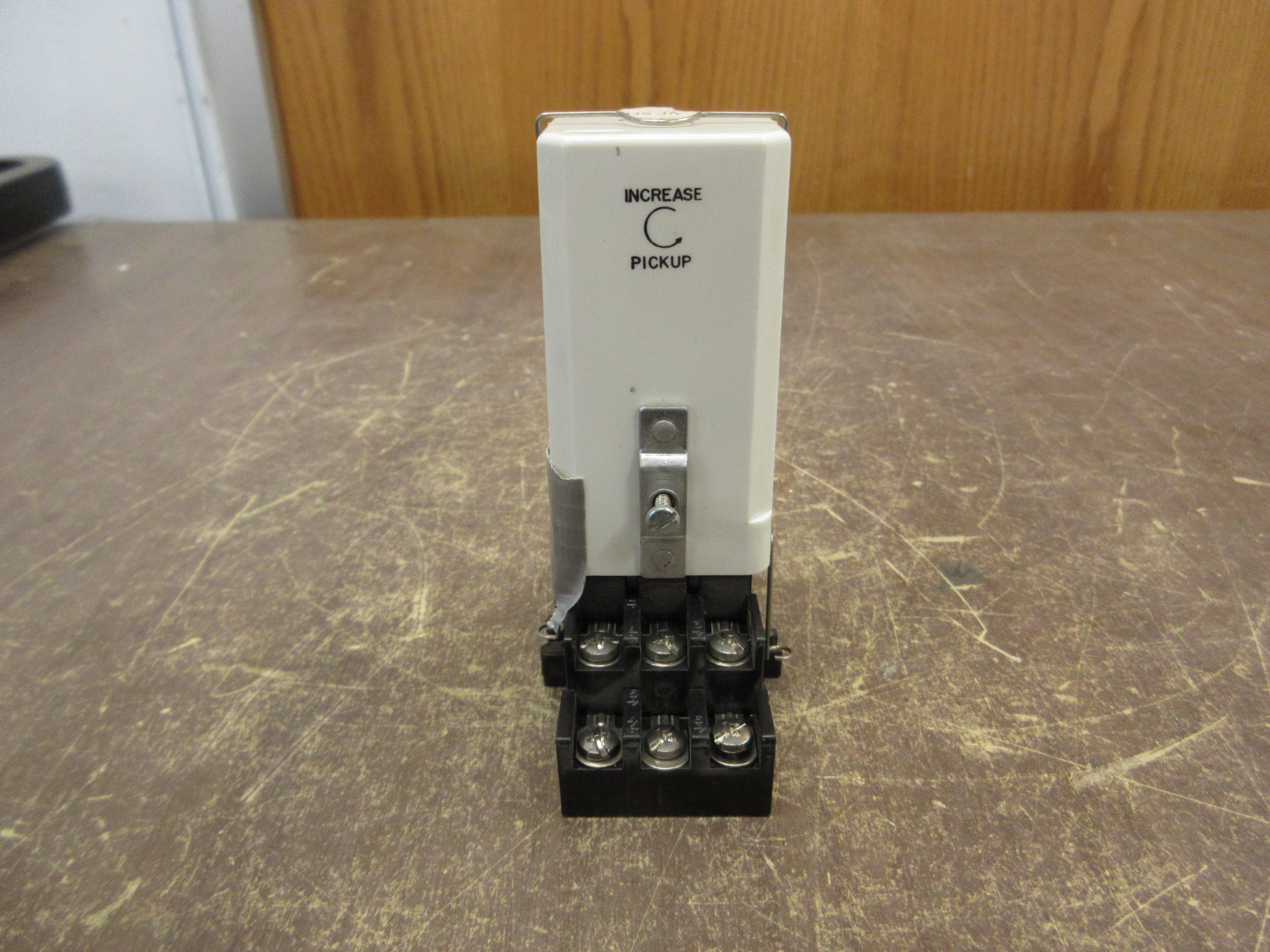 Zenith Voltage Frequency Sensor VFSM K-1192 120V 50/60Hz w/ Base Used
