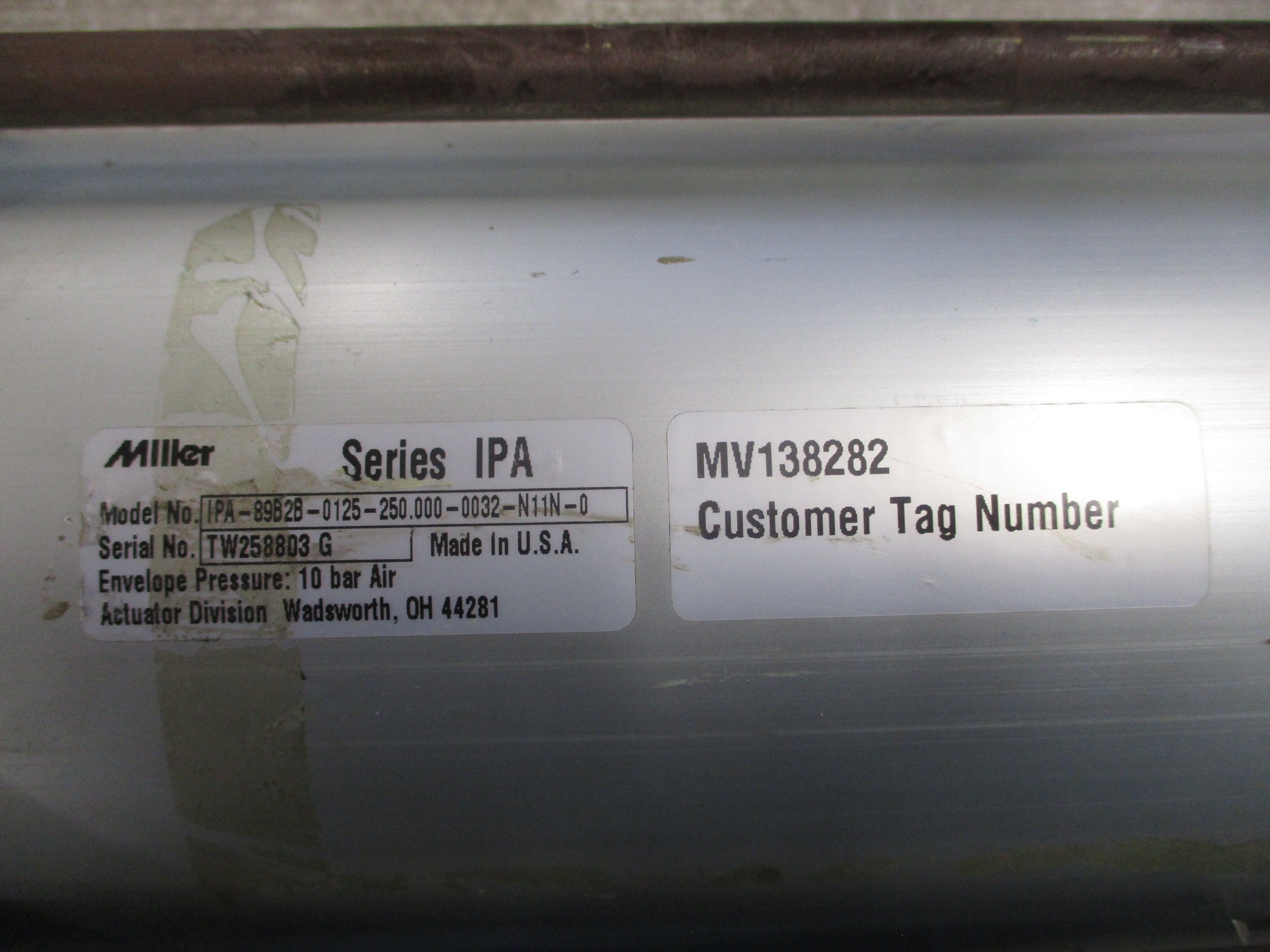 Miller Series IPA Pneumatic Cylinder IPA-89B2B-0125-250.000-0032-N11N-0 Pressure: 10 Bar Used