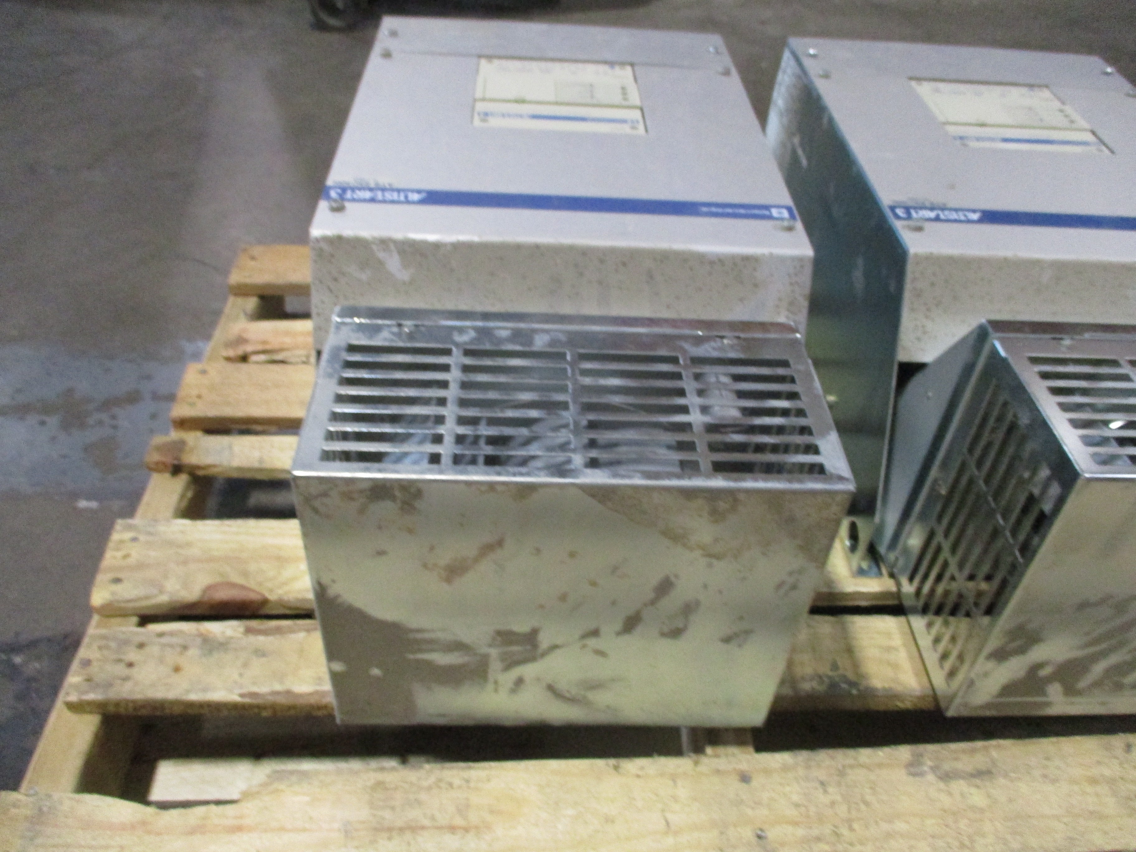 Telemecanique Altistart 3 Soft Start ATS23.C30N 250HP 460V Used