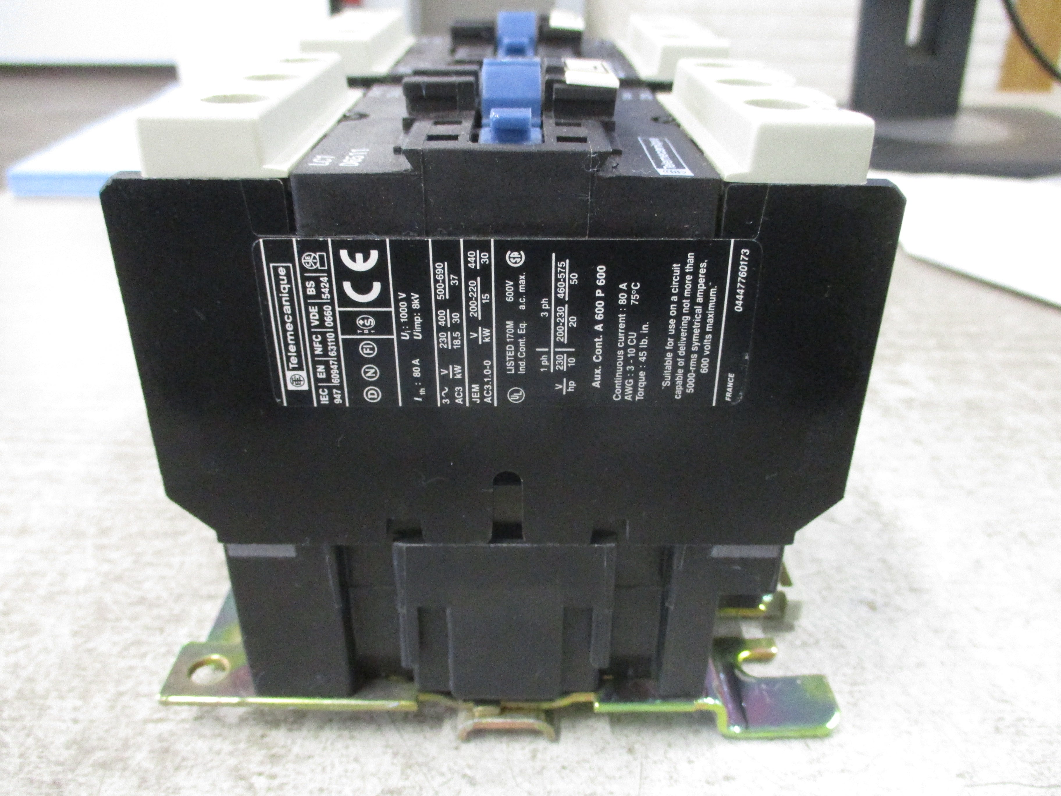 Telemecanique Reversing Contactor LC1 D6511 120V Coil 80A 600V *Chipped Corner* Used