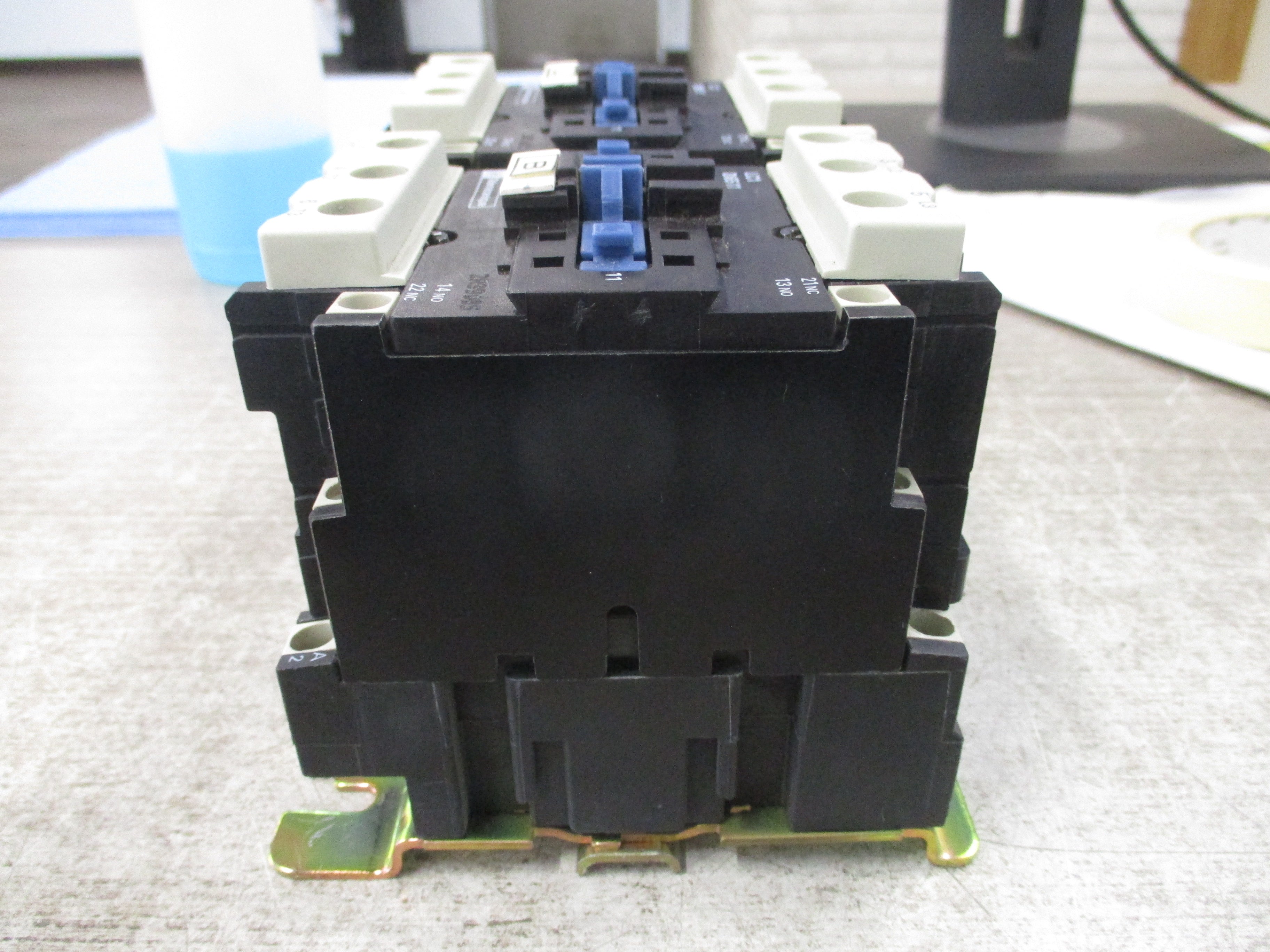Telemecanique Reversing Contactor LC1 D6511 120V Coil 80A 600V *Chipped Corner* Used