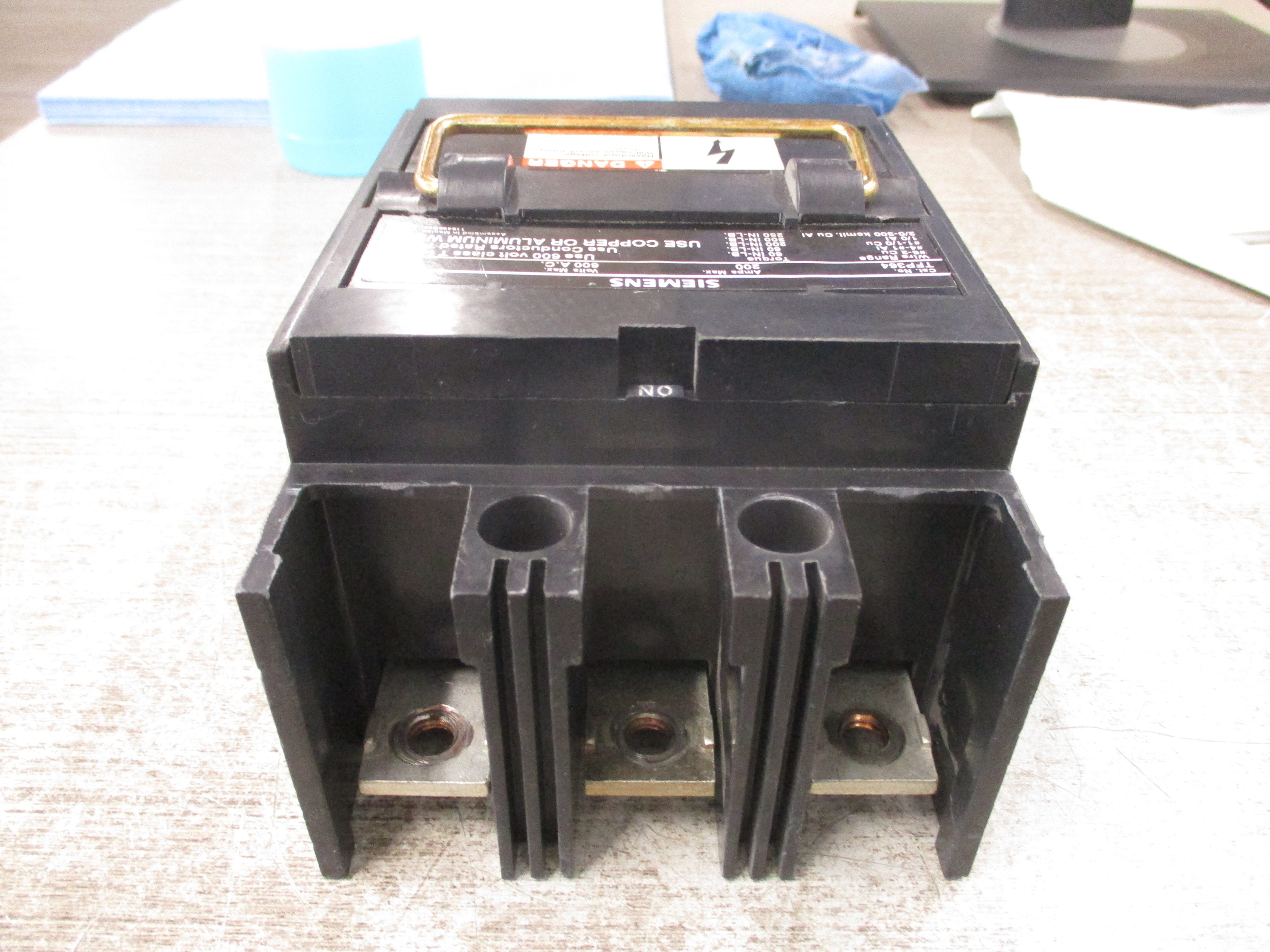 Siemens Fuse Pullout Switch TFP364 200A 600V 3P Used
