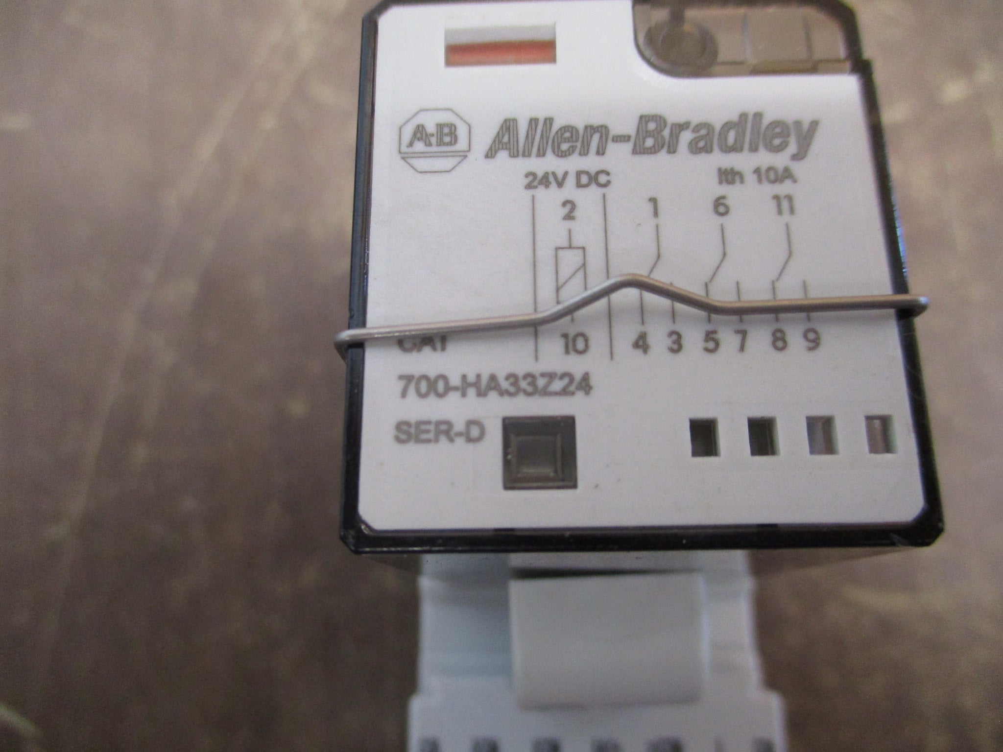 Allen-Bradley Relay 700-HA33Z24 24VDC Coil w/ Base Used