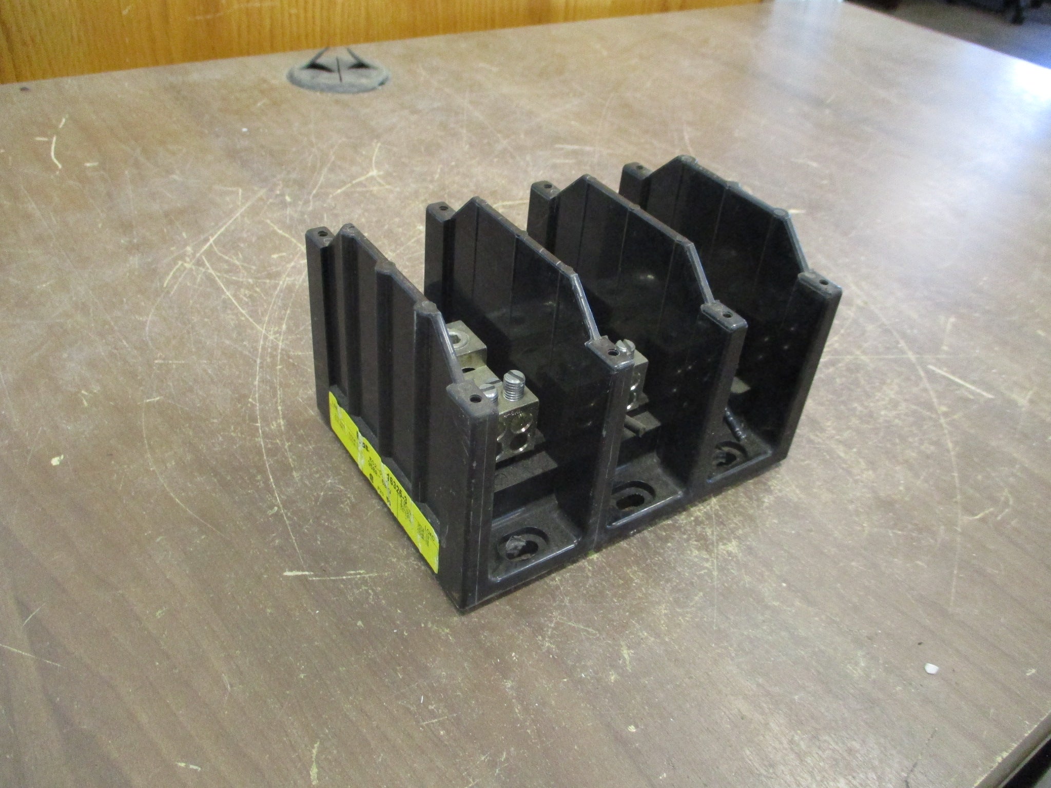 Buss Power Distribution Block 16325-3 350A 600V 3P Used
