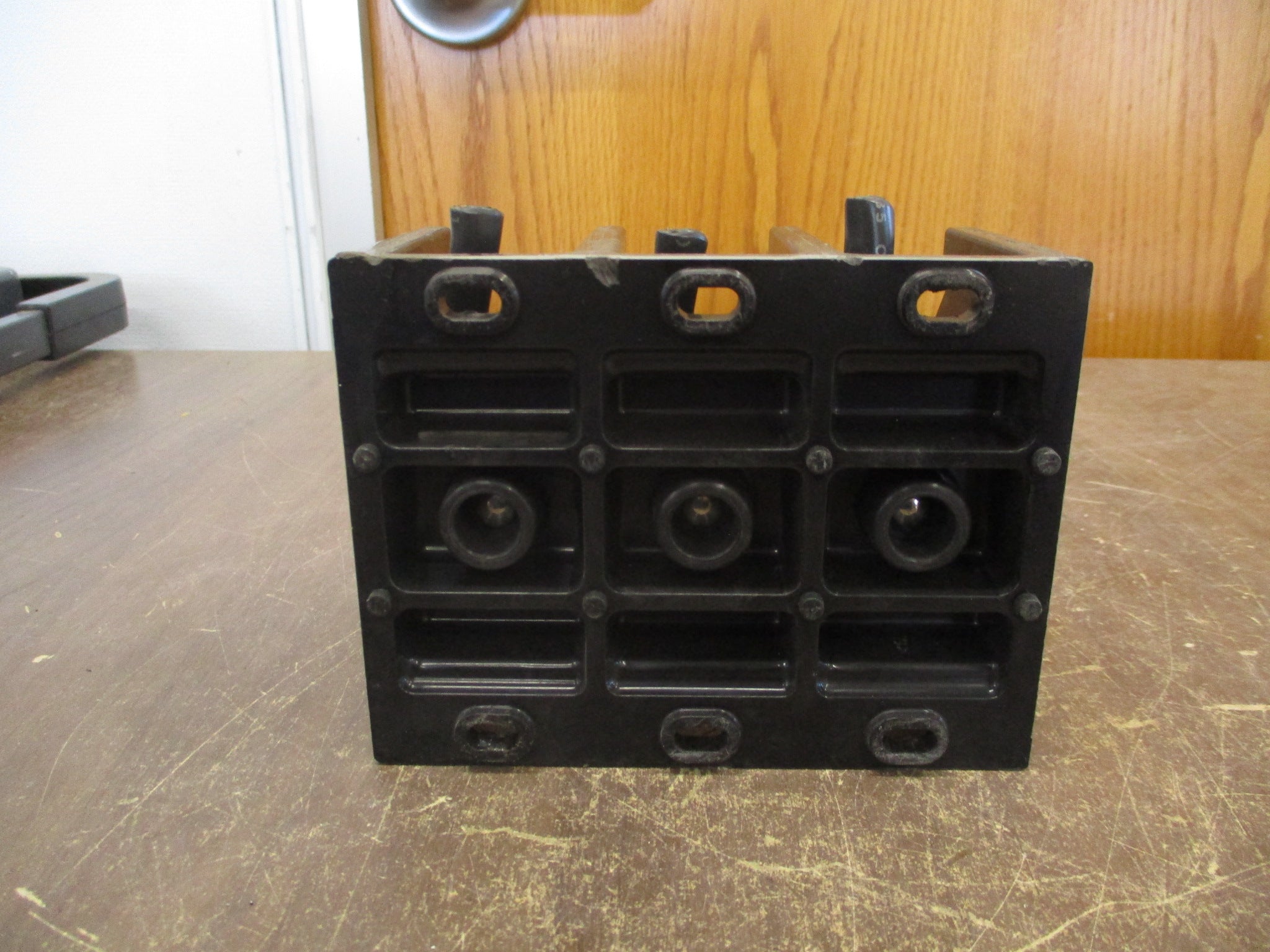 Buss Power Distribution Block 16325-3 350A 600V 3P Used