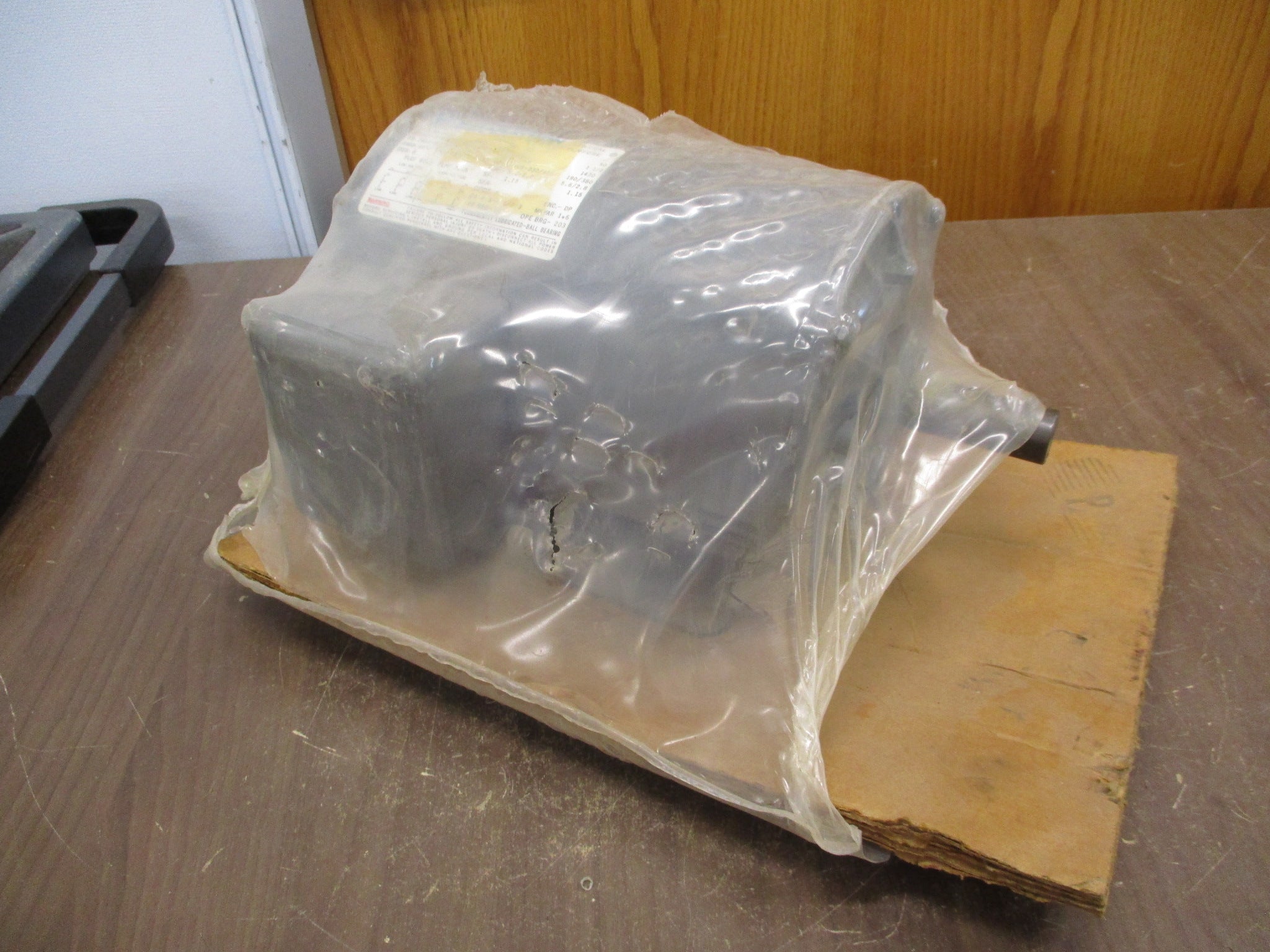 Marathon Motor N0-HI22 2HP 1800RPM 208-230/460V 6.2/3.1A 3Ph 60Hz New Surplus