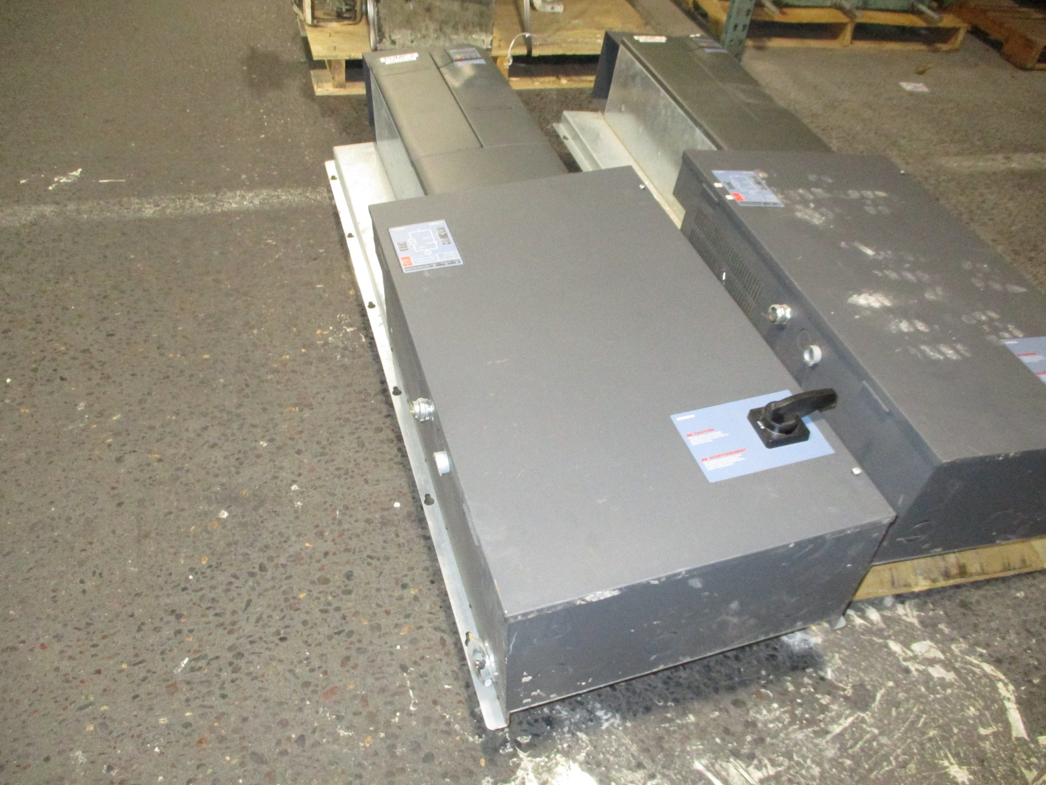 Siemens AC Drive w/ Bypass VBE350.F123X 50HP 460V 3Ph 60Hz 65A Used
