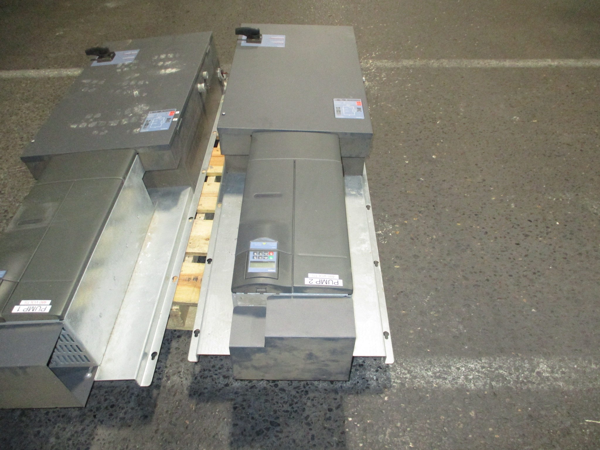 Siemens AC Drive w/ Bypass VBE350.F123X 50HP 460V 3Ph 60Hz 65A Used