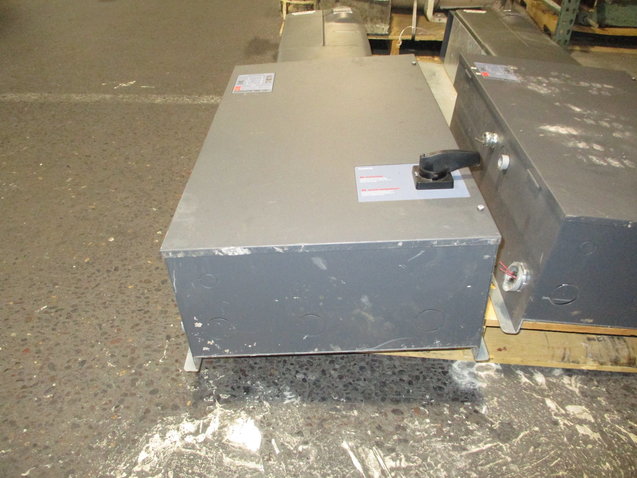 Siemens AC Drive w/ Bypass VBE350.F123X 50HP 460V 3Ph 60Hz 65A Used