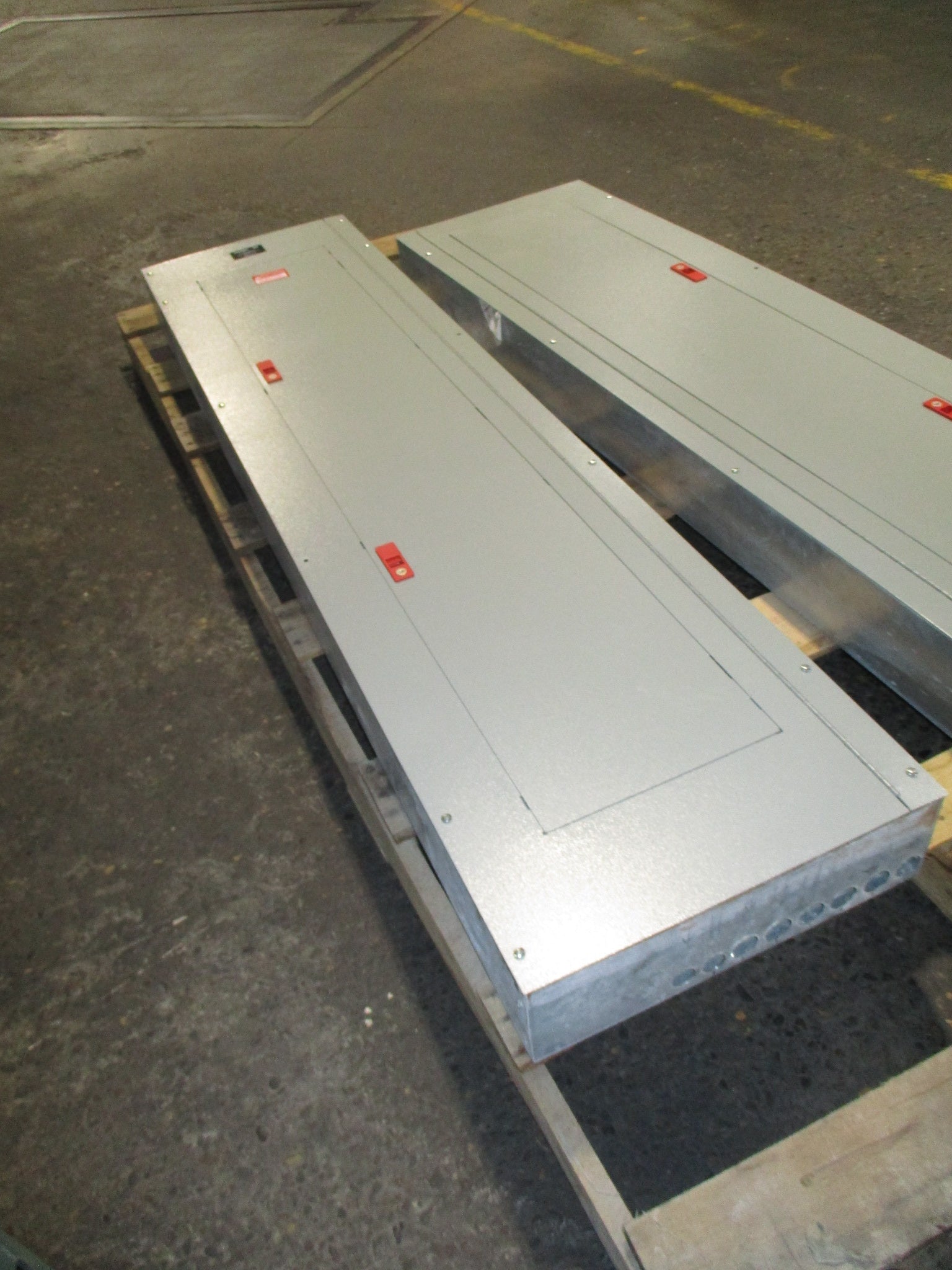 GE Main Breaker Circuit Breaker Panel ASF3604MTX 400A Max, 200A Main 277/480V