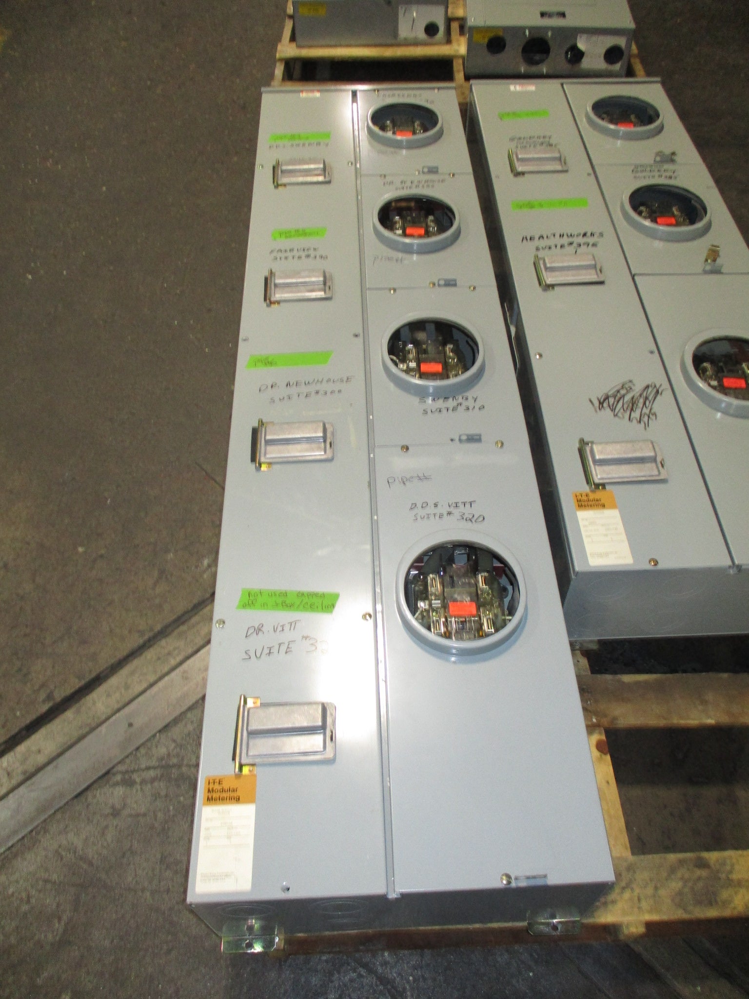 ITE Modular Meter Center W2MM4AB/W2MM3/MTB4 800A 208Y/120V 3Ph 4W 7-Position