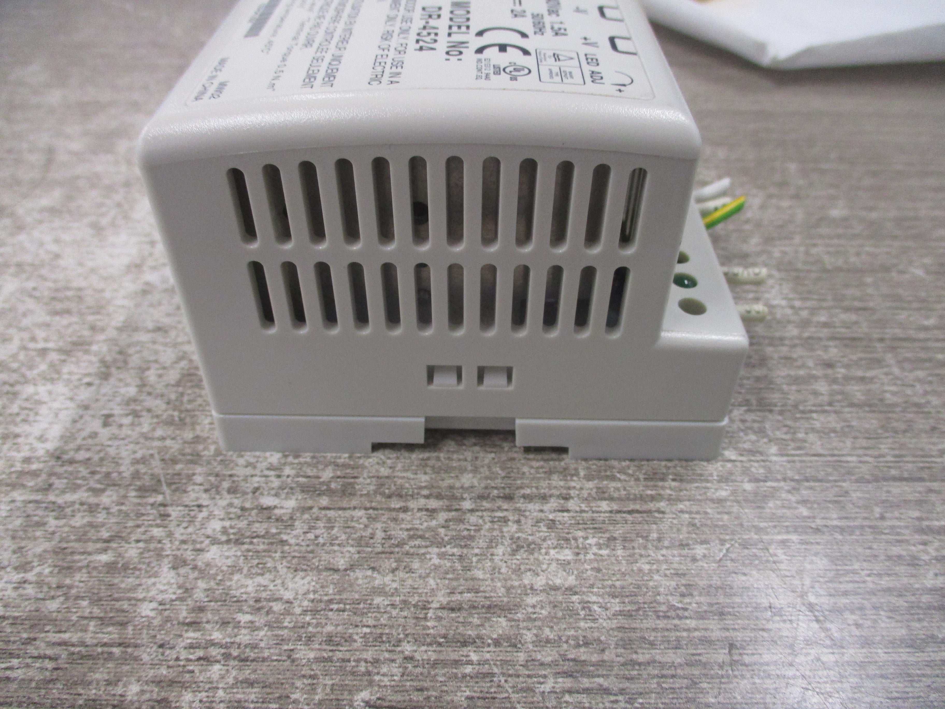 Mean Well Power Supply DR-4524 Input: 100-240VAC 50/60Hz 1.5A Output: 24VDC 2A Used