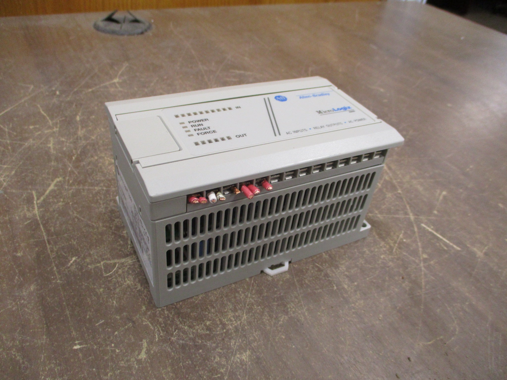 Allen-Bradley MicroLogix 1000 Controller 1761-L16AWA Ser. E FRN 1.0 Used