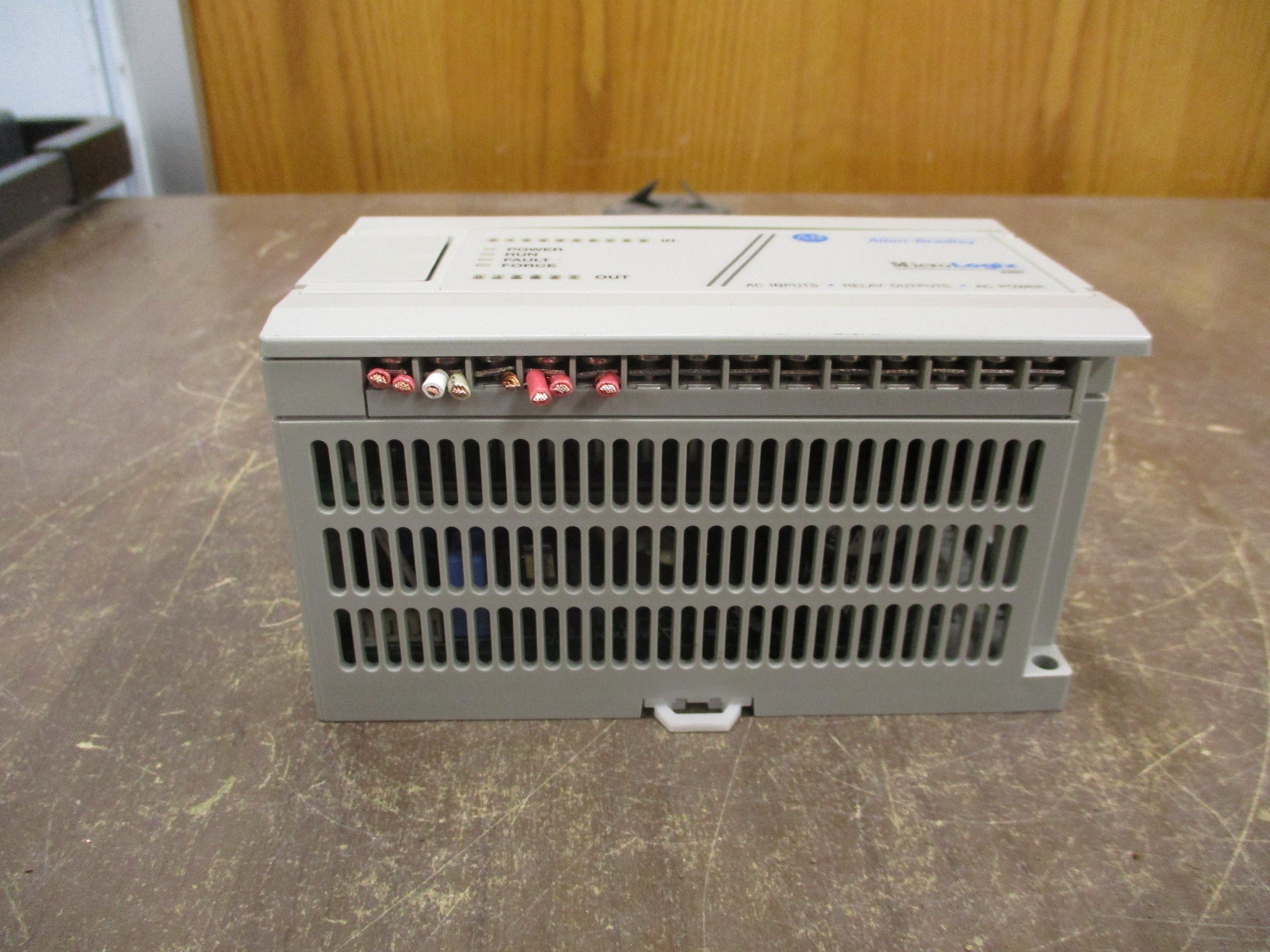 Allen-Bradley MicroLogix 1000 Controller 1761-L16AWA Ser. E FRN 1.0 Used